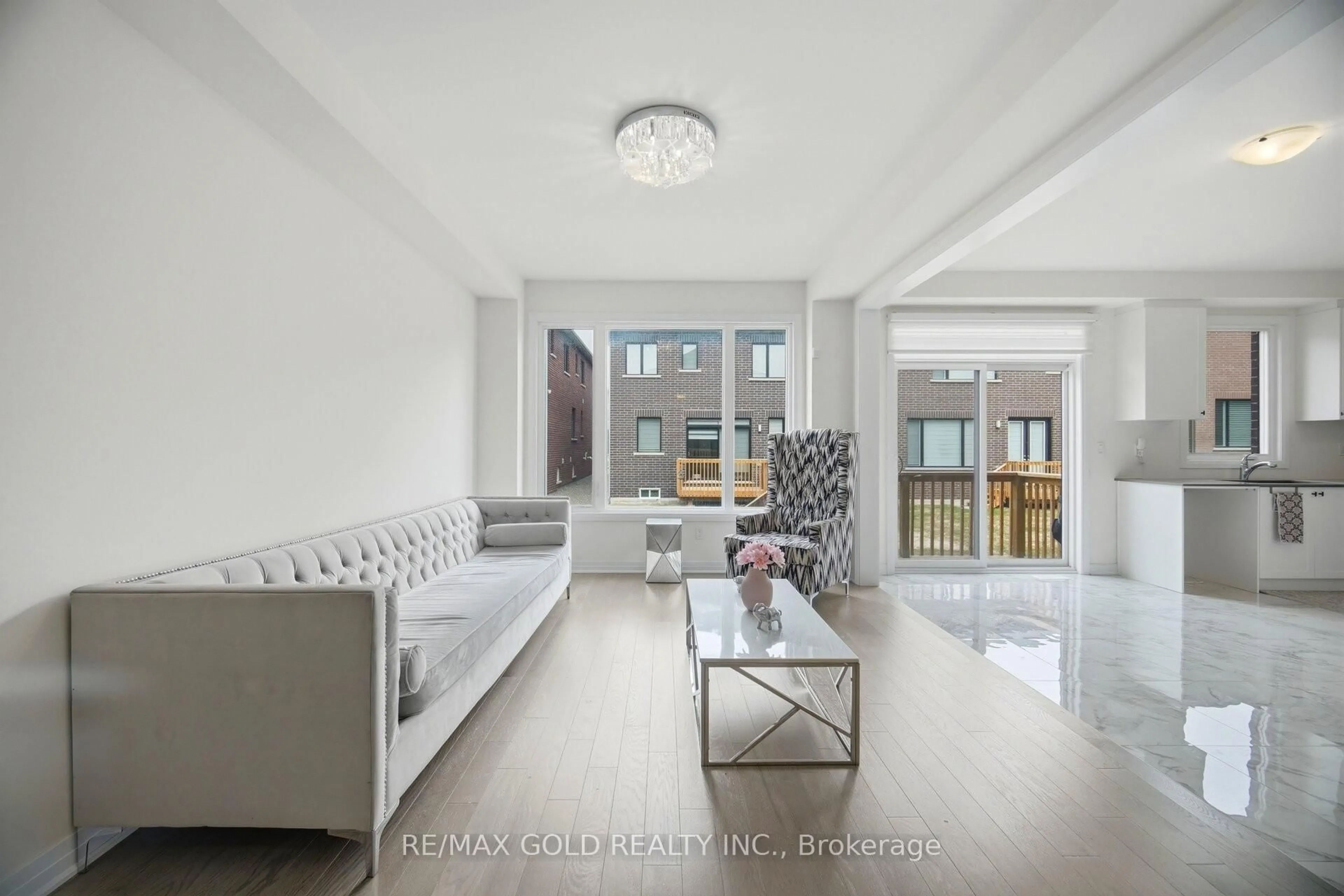 Living room with furniture, unknown for 78 Player Dr, Erin Ontario N0B 1T0