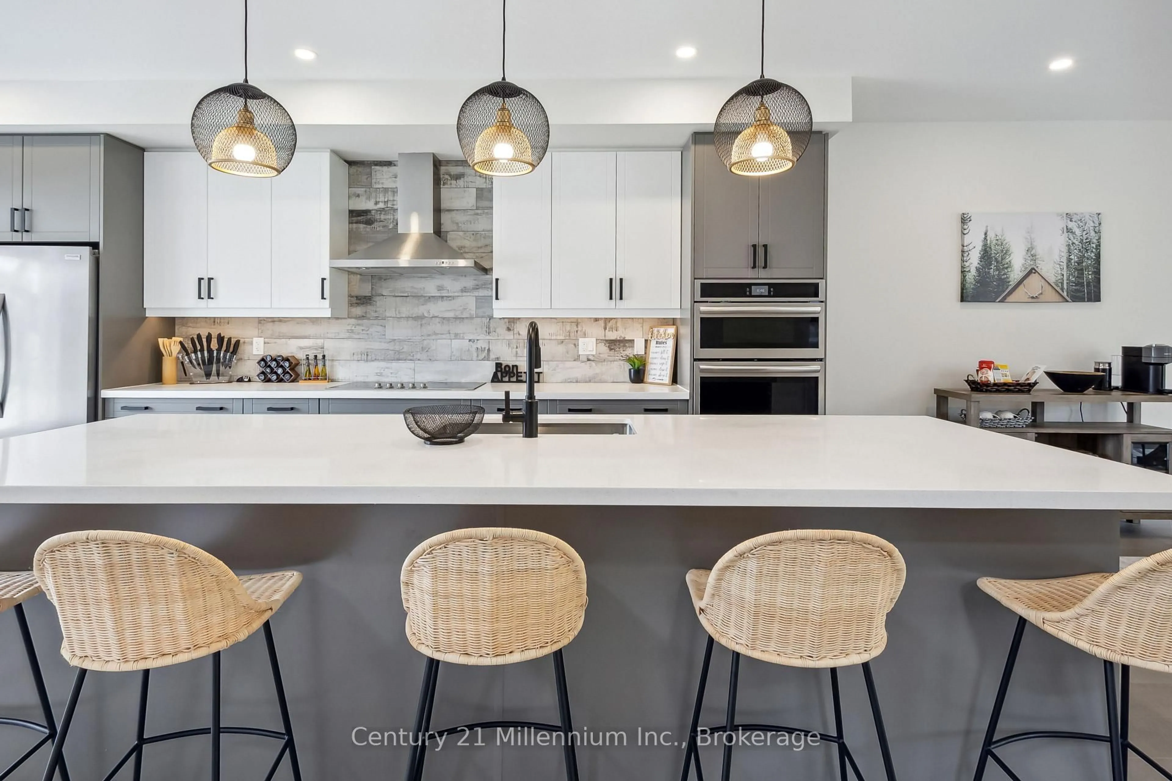 Contemporary kitchen, ceramic/tile floor for 125 STONELEIGH Dr, Blue Mountains Ontario L9Y 4X5