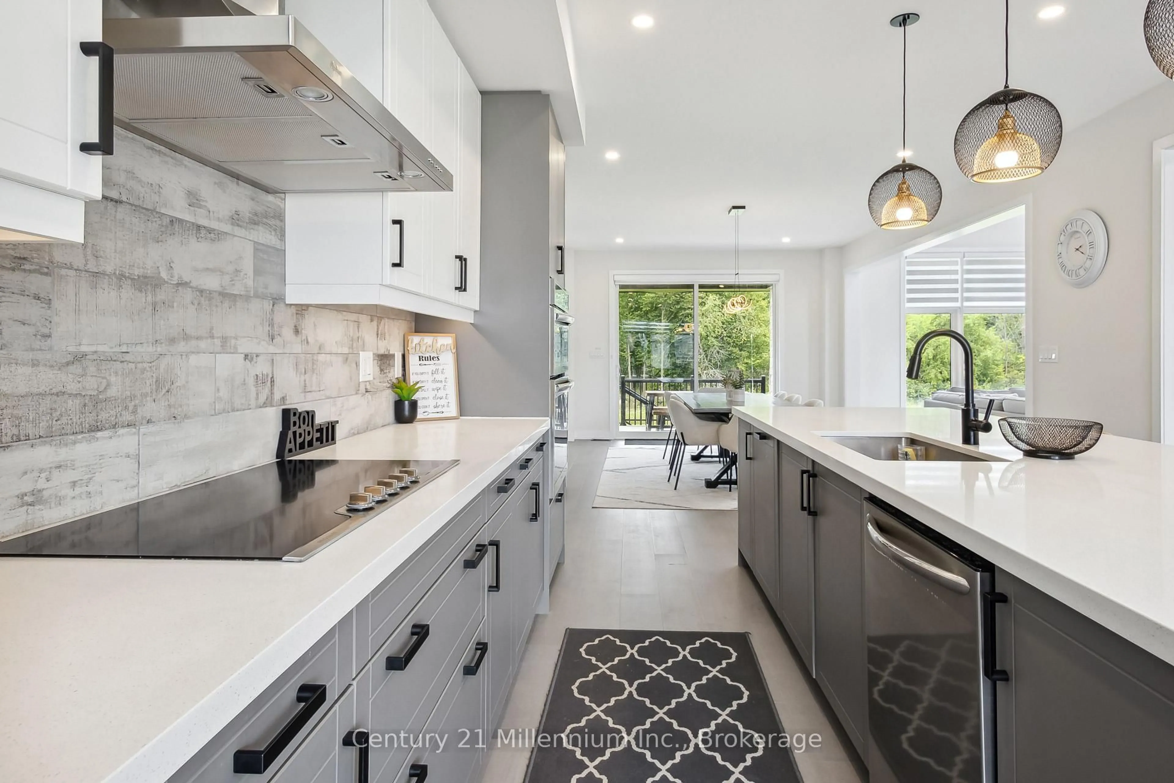 Contemporary kitchen, ceramic/tile floor for 125 STONELEIGH Dr, Blue Mountains Ontario L9Y 4X5