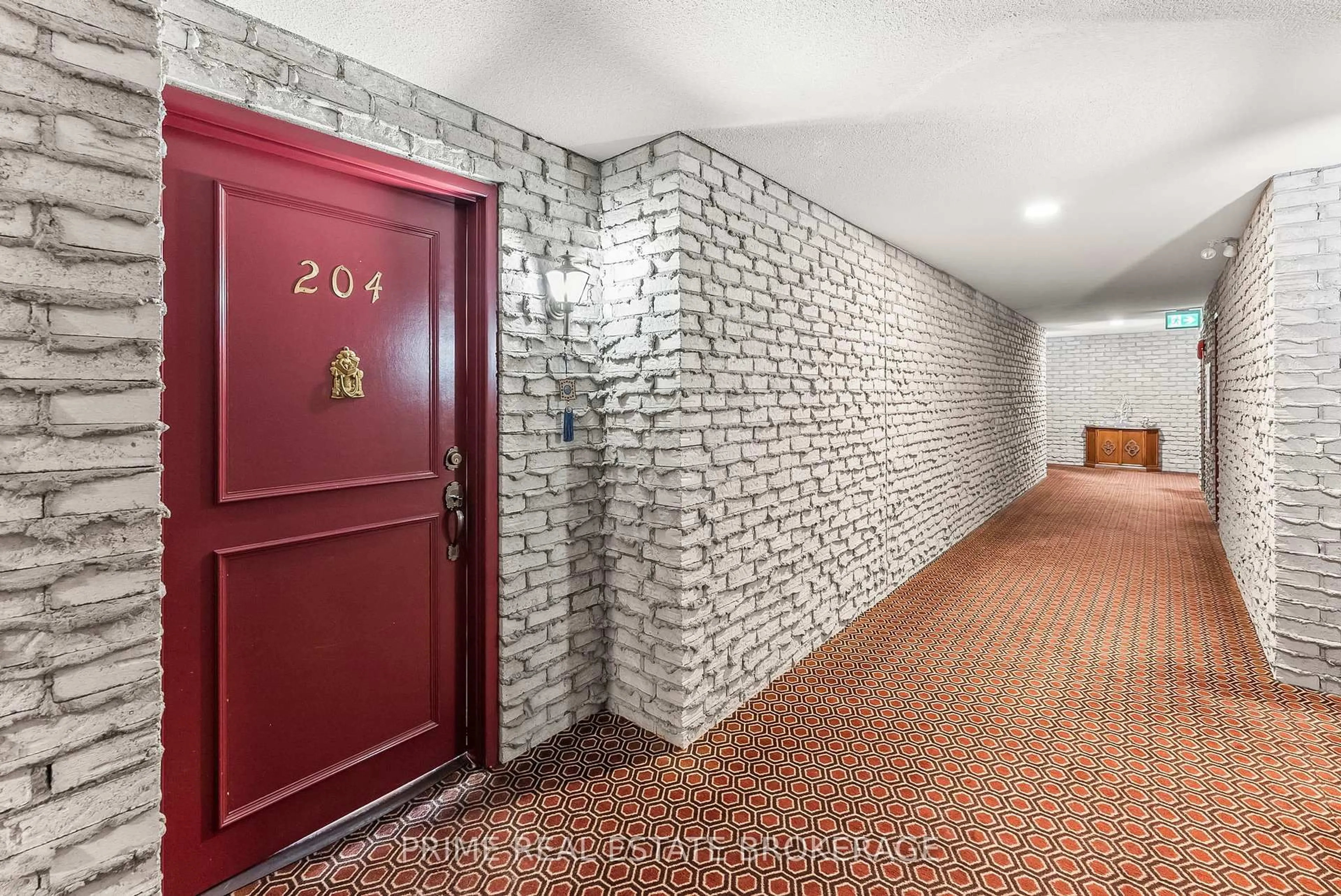 Indoor foyer for 693 Windermere Rd #204, London North Ontario N5X 2P1