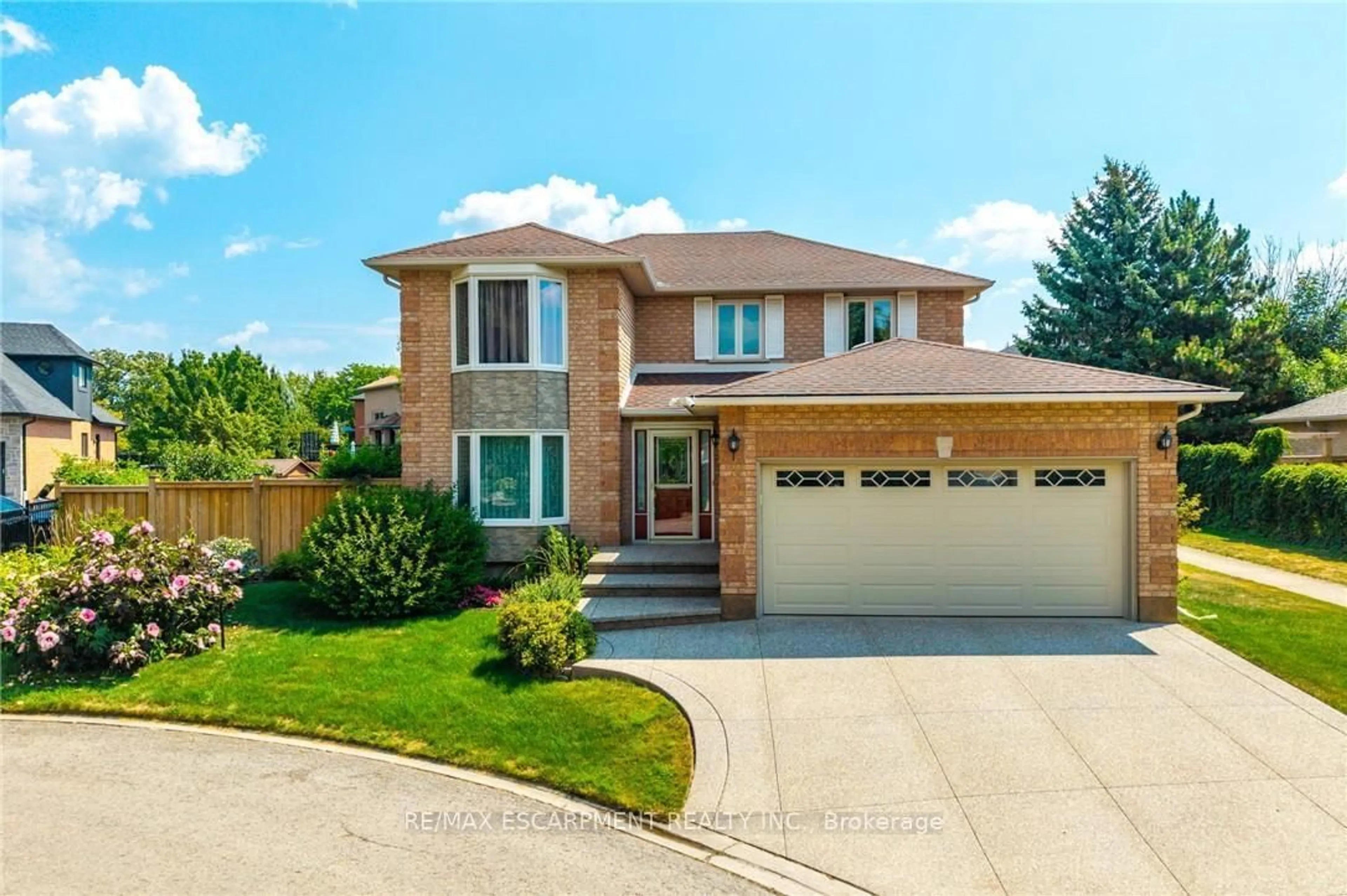 Home with brick exterior material, street for 10 Shadowdale Dr, Hamilton Ontario L8E 5E7