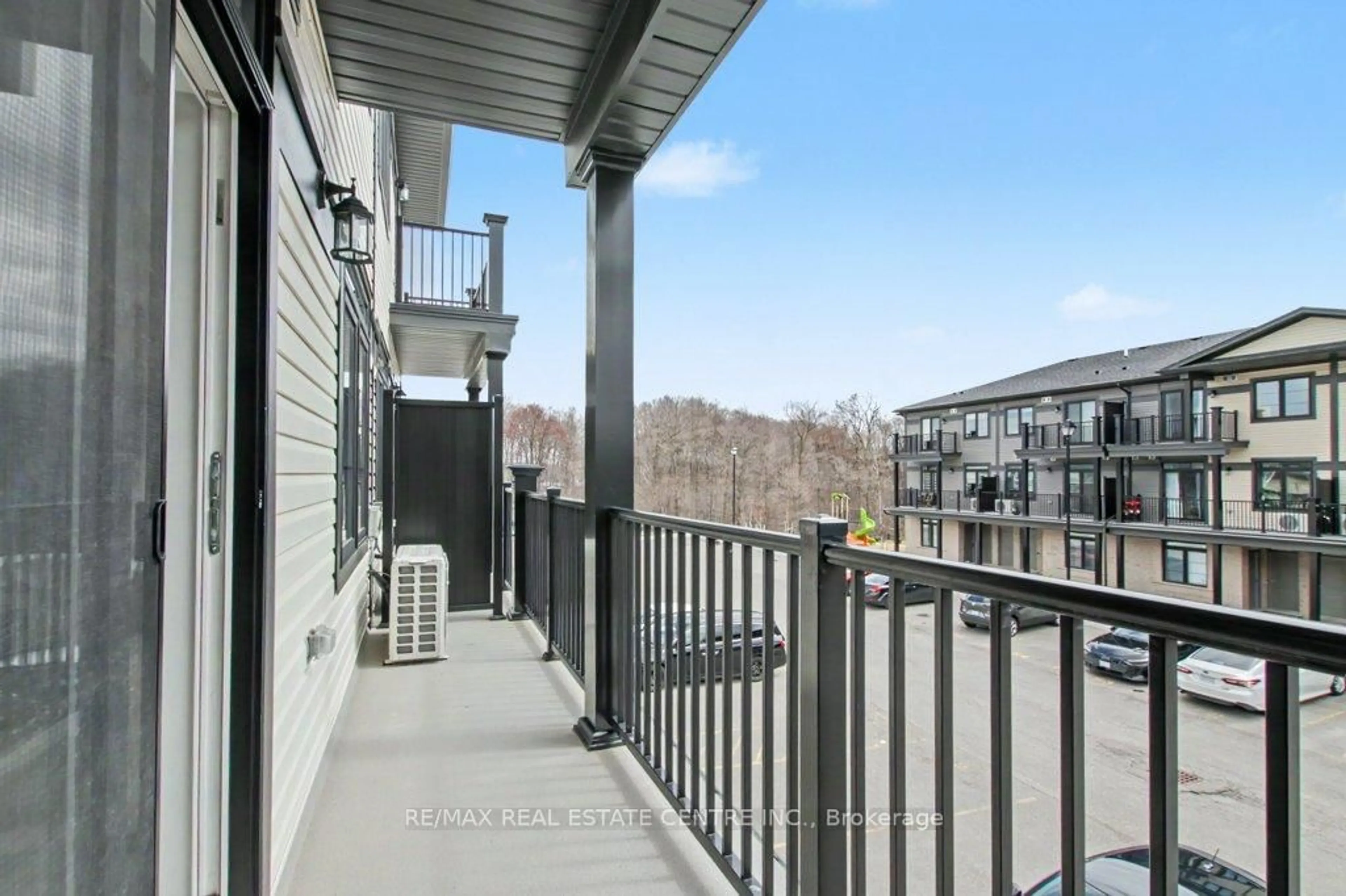 Patio, water/lake/river/ocean view for 53 Lomond Lane, Kitchener Ontario N2R 0T6