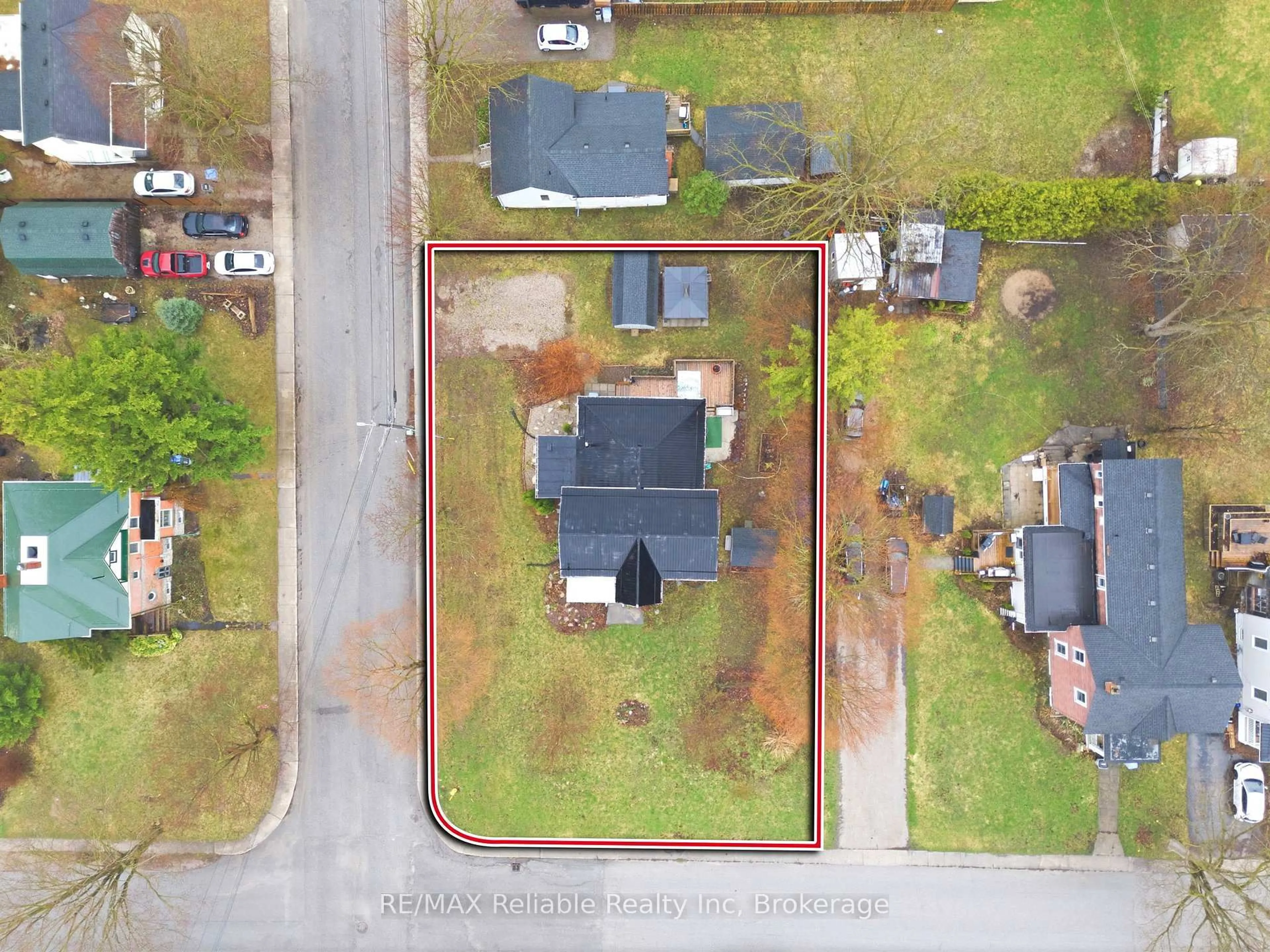 A pic from outside/outdoor area/front of a property/back of a property/a pic from drone, street for 43 Jarvis St, Huron East Ontario N0K 1W0