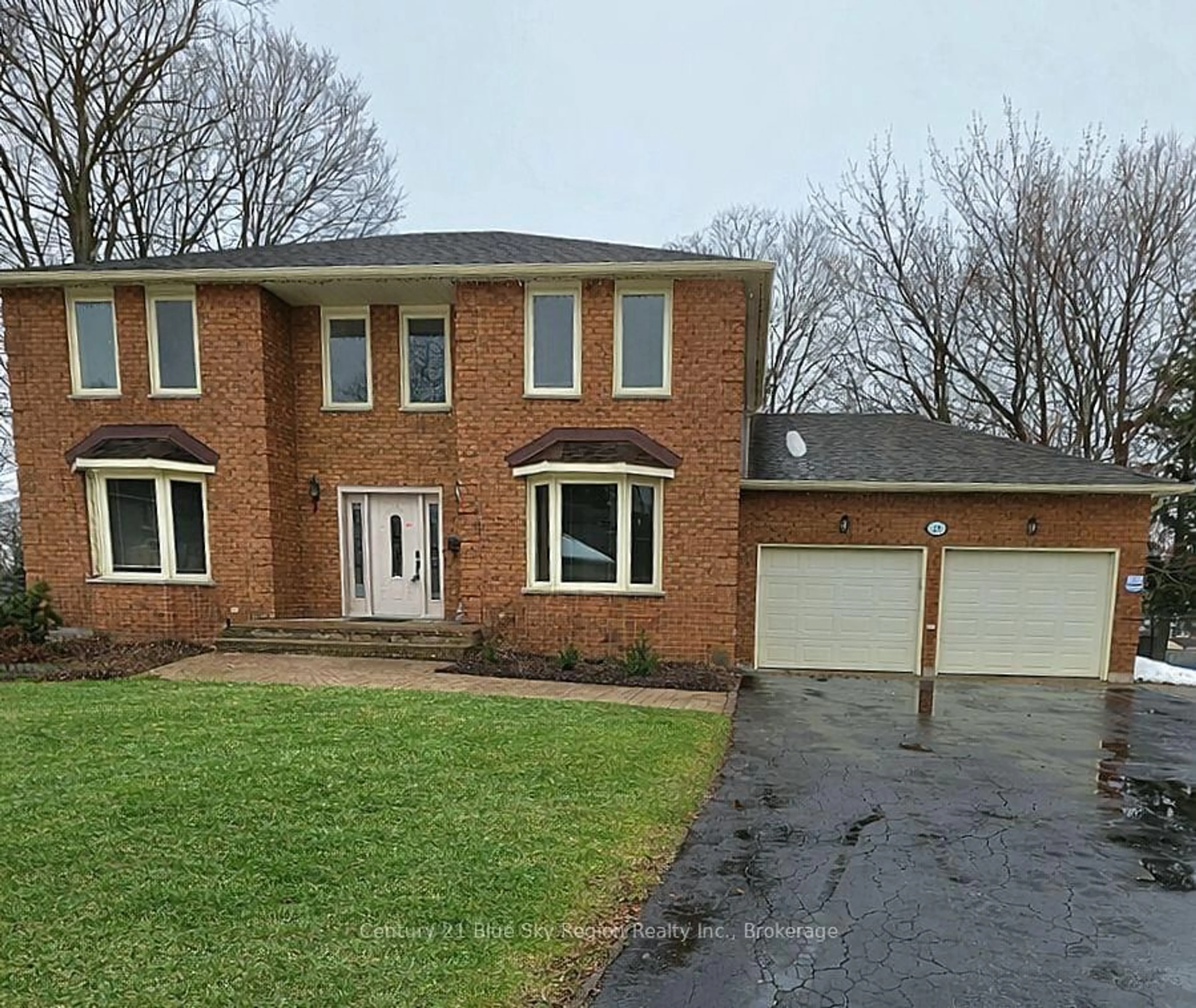 Home with brick exterior material, street for 29 Robinhood Crt, North Bay Ontario P1C 1L3