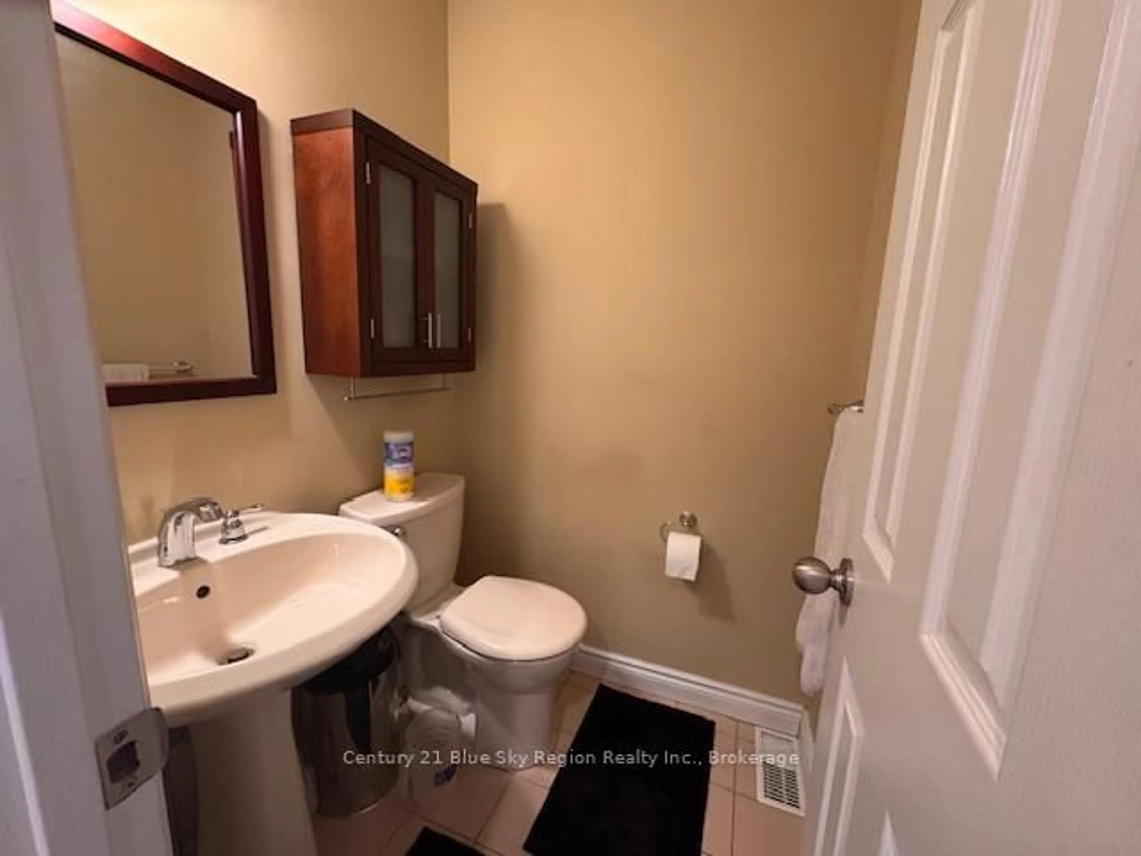 Standard bathroom, unknown for 29 Robinhood Crt, North Bay Ontario P1C 1L3