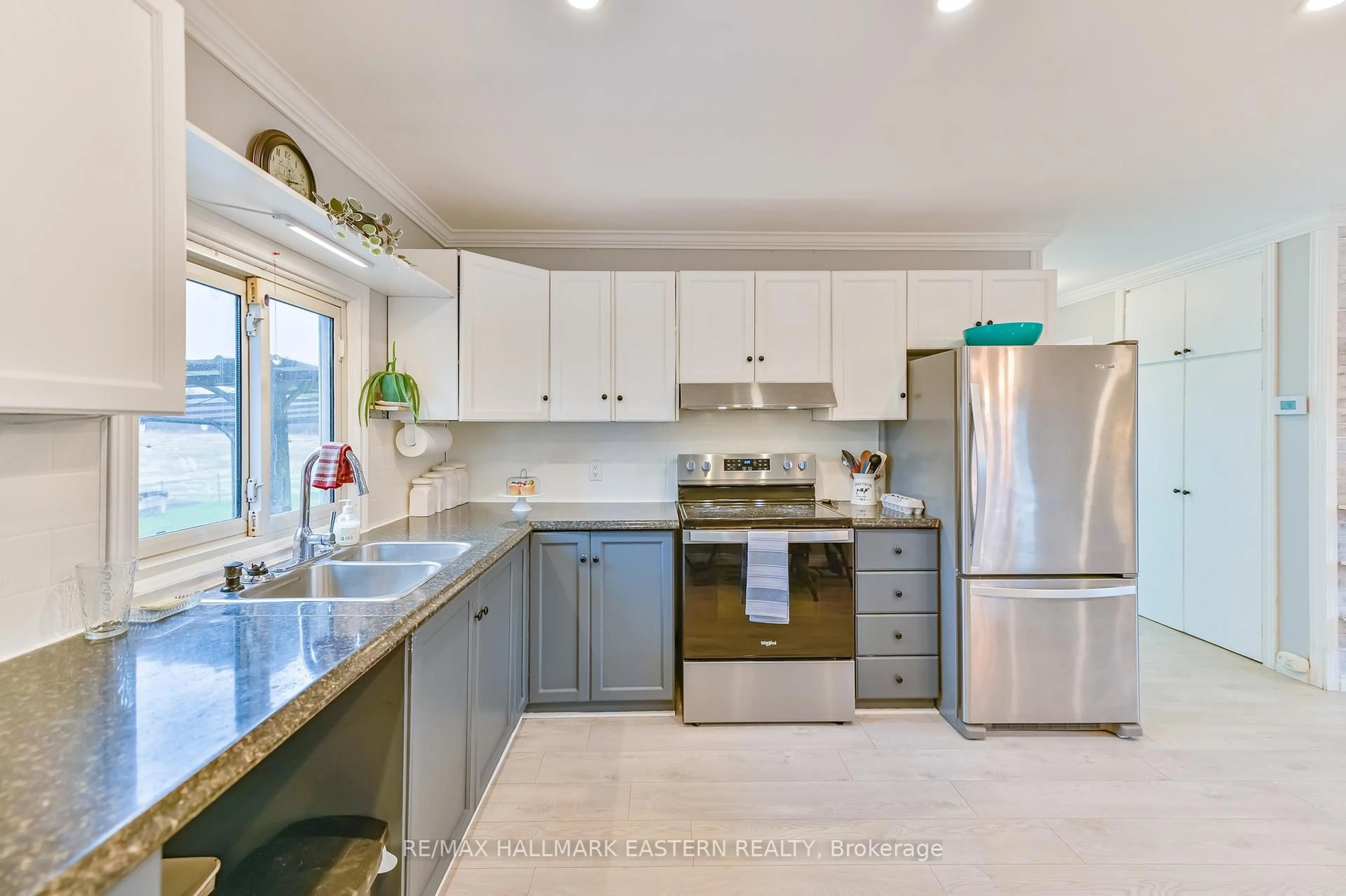 Open concept kitchen, ceramic/tile floor for 1095 Slab St, Madoc Ontario K0K 2K0