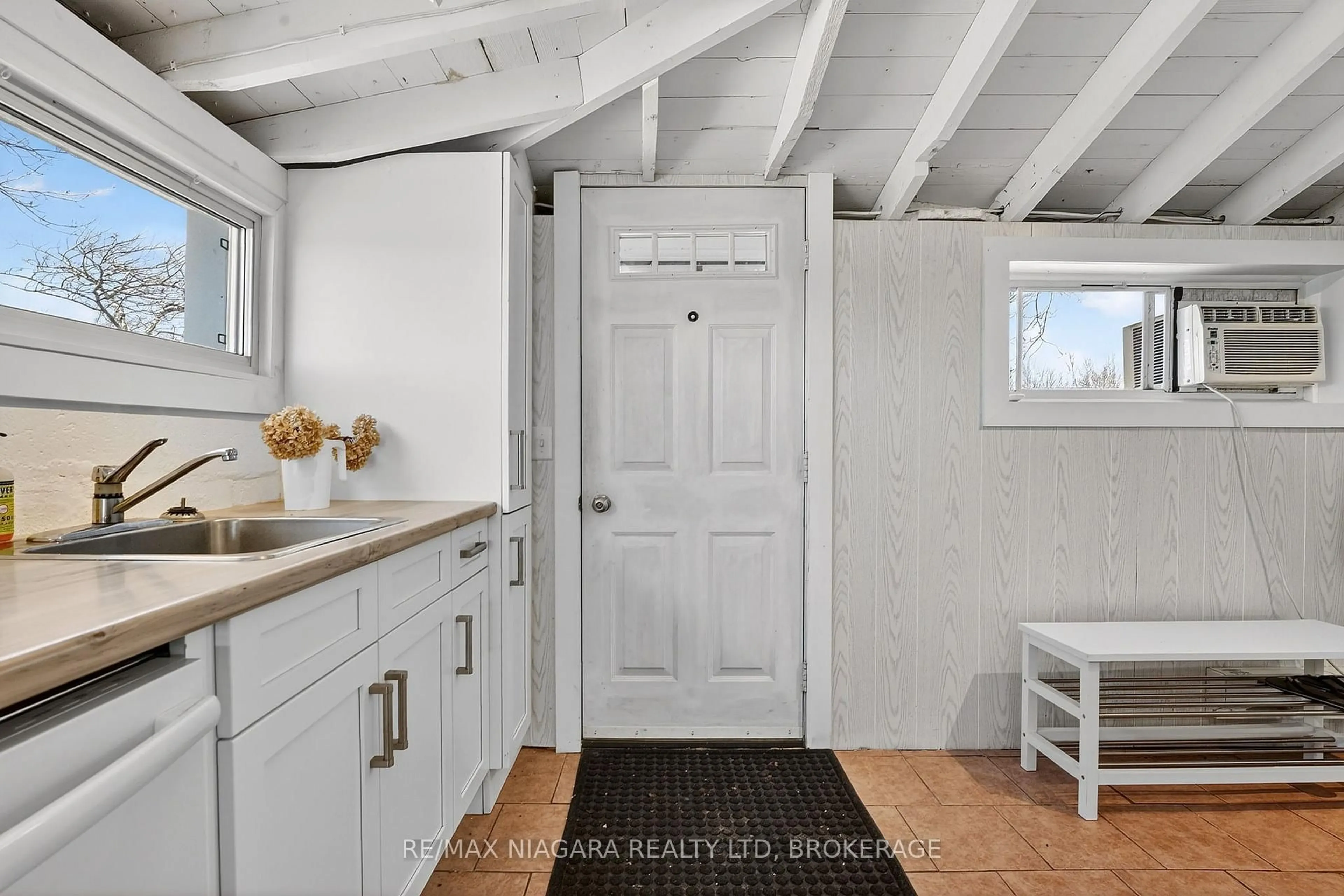 Unknown for 239 Pleasant Beach Rd, Port Colborne Ontario L0S 1R0