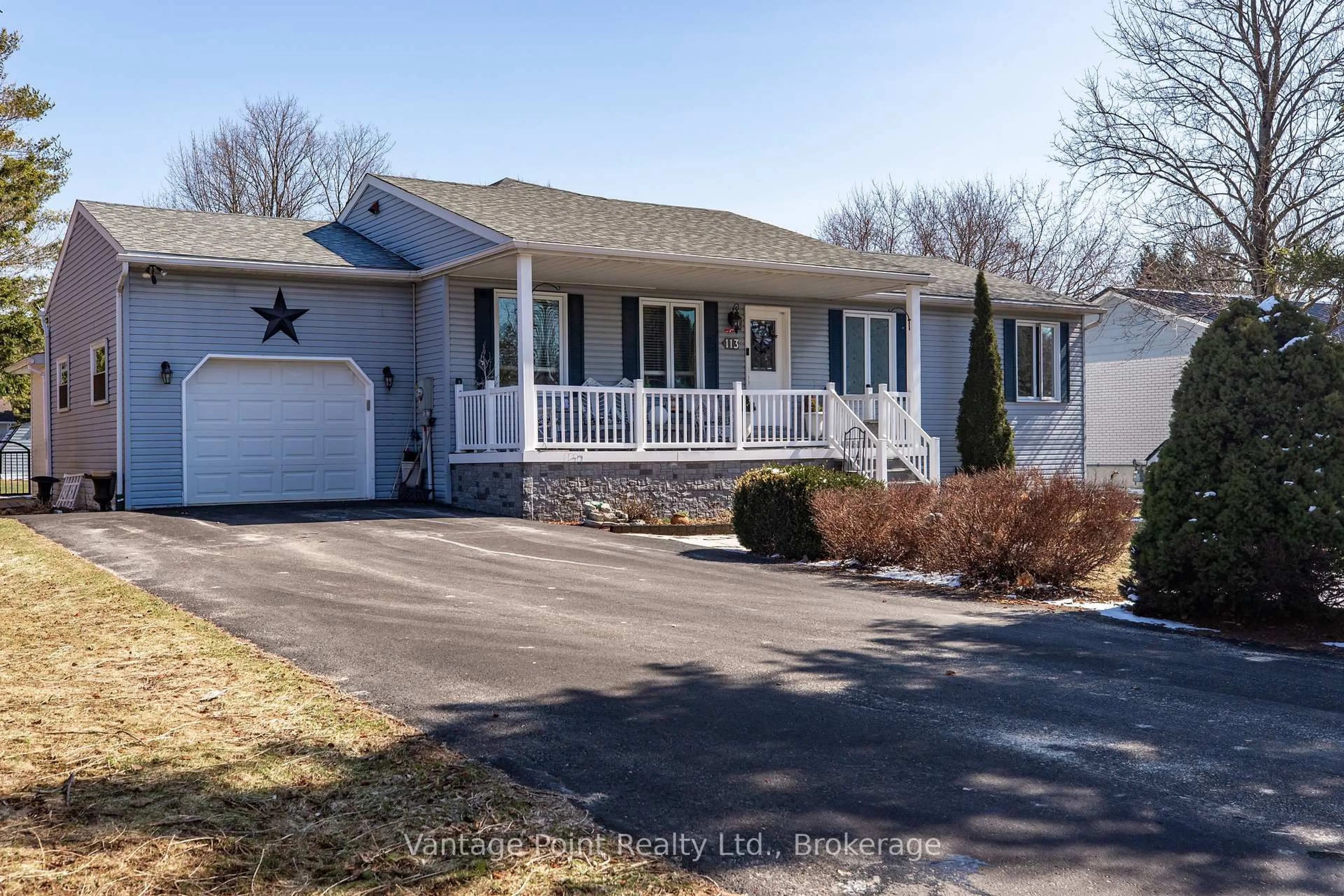 Home with vinyl exterior material, street for 113 Glenwood Pl, West Grey Ontario N0C 1H0