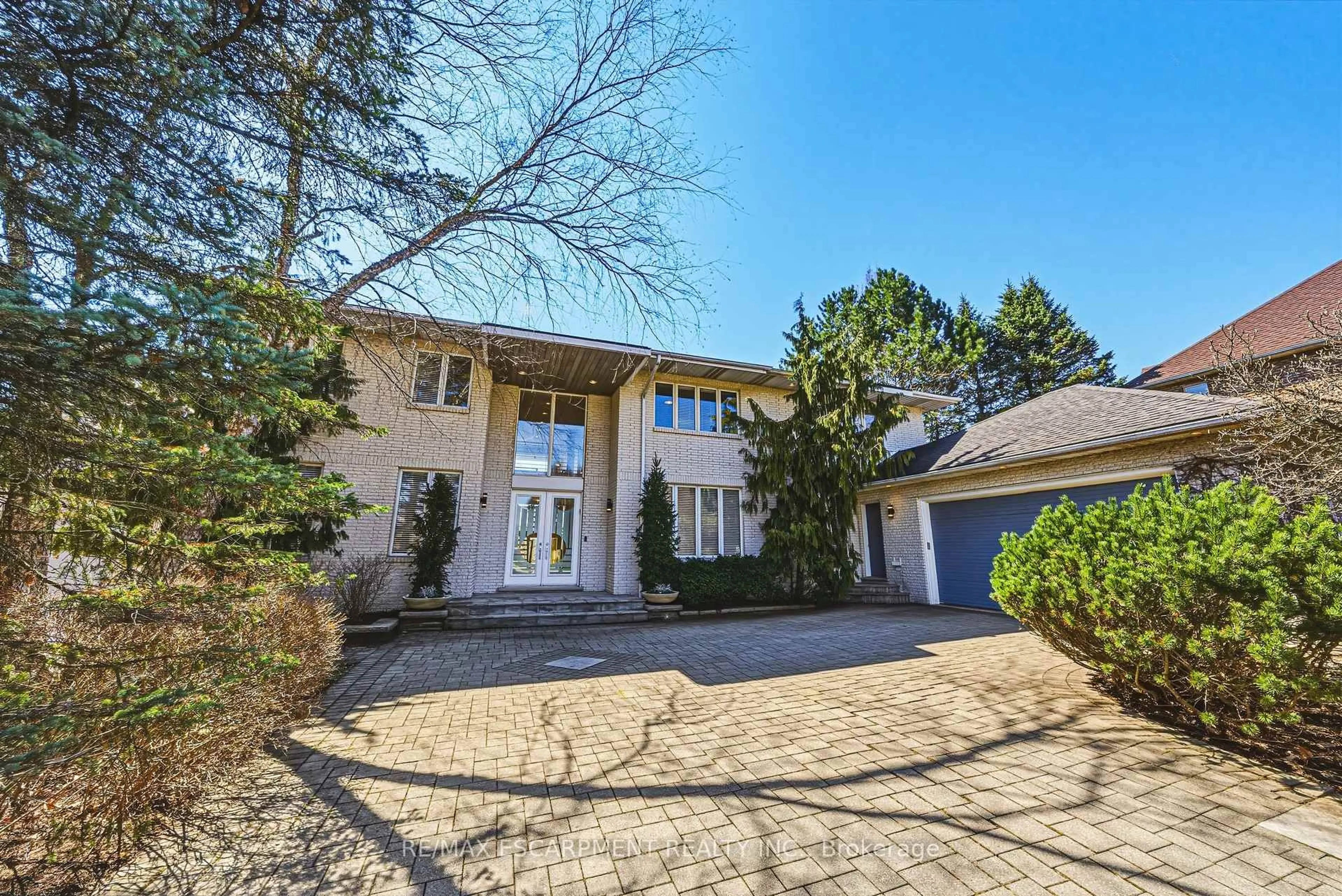 Home with brick exterior material, street for 2 Anslow Crt, Hamilton Ontario L9H 6Z2