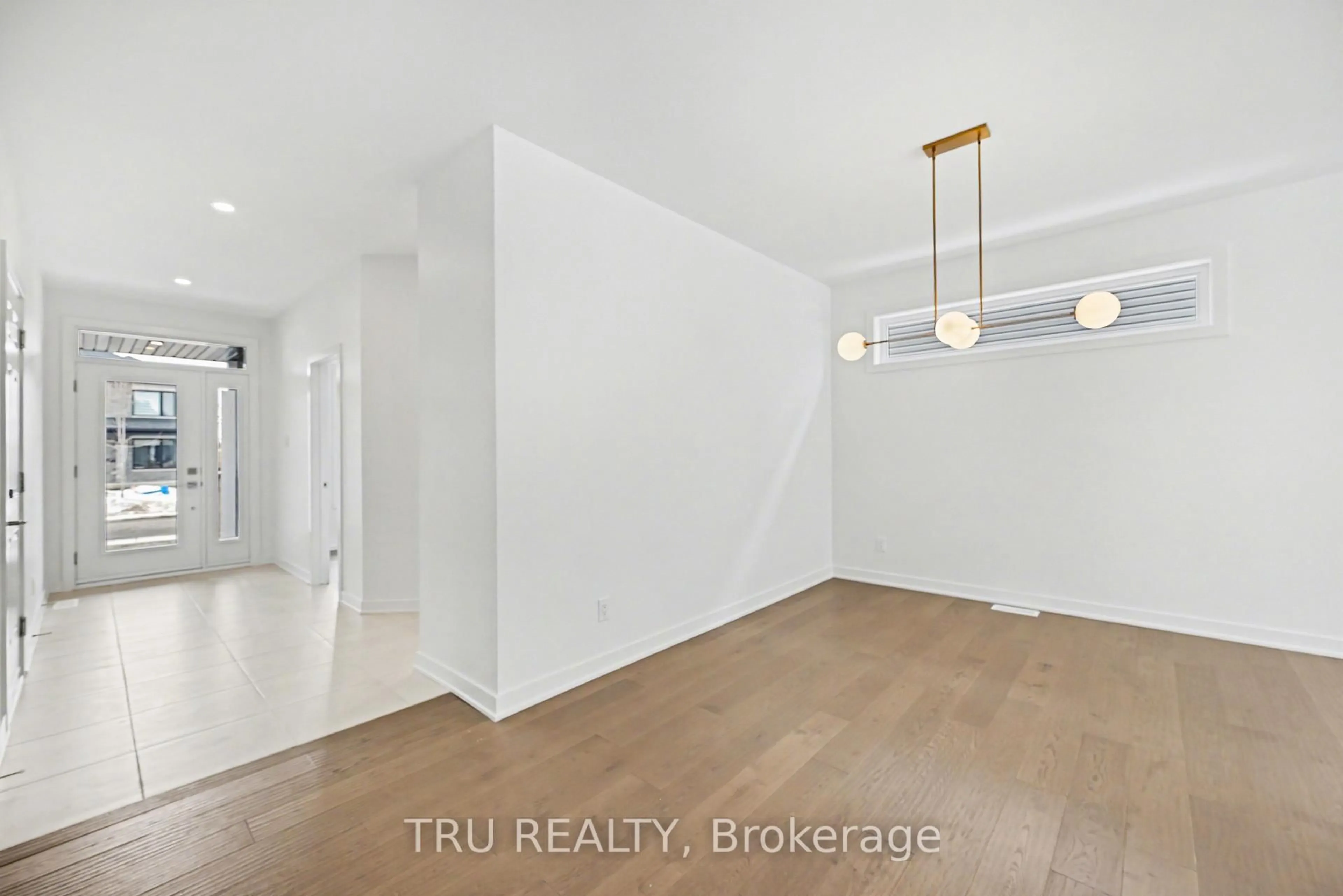 A pic of a room for 935 Cologne St, Russell Ontario K0A 1W0