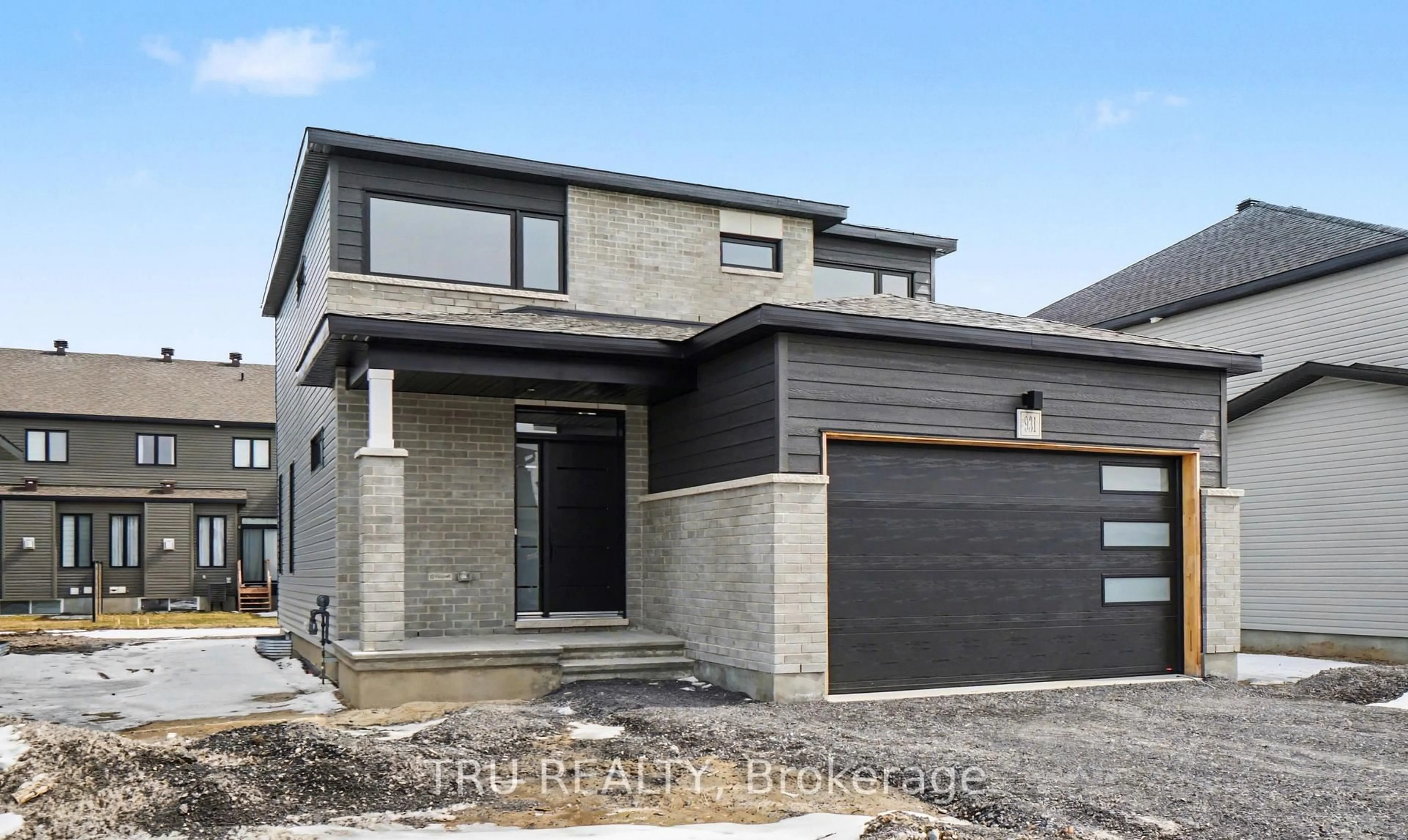 Home with brick exterior material, street for 931 Cologne St, Russell Ontario K0A 1W0