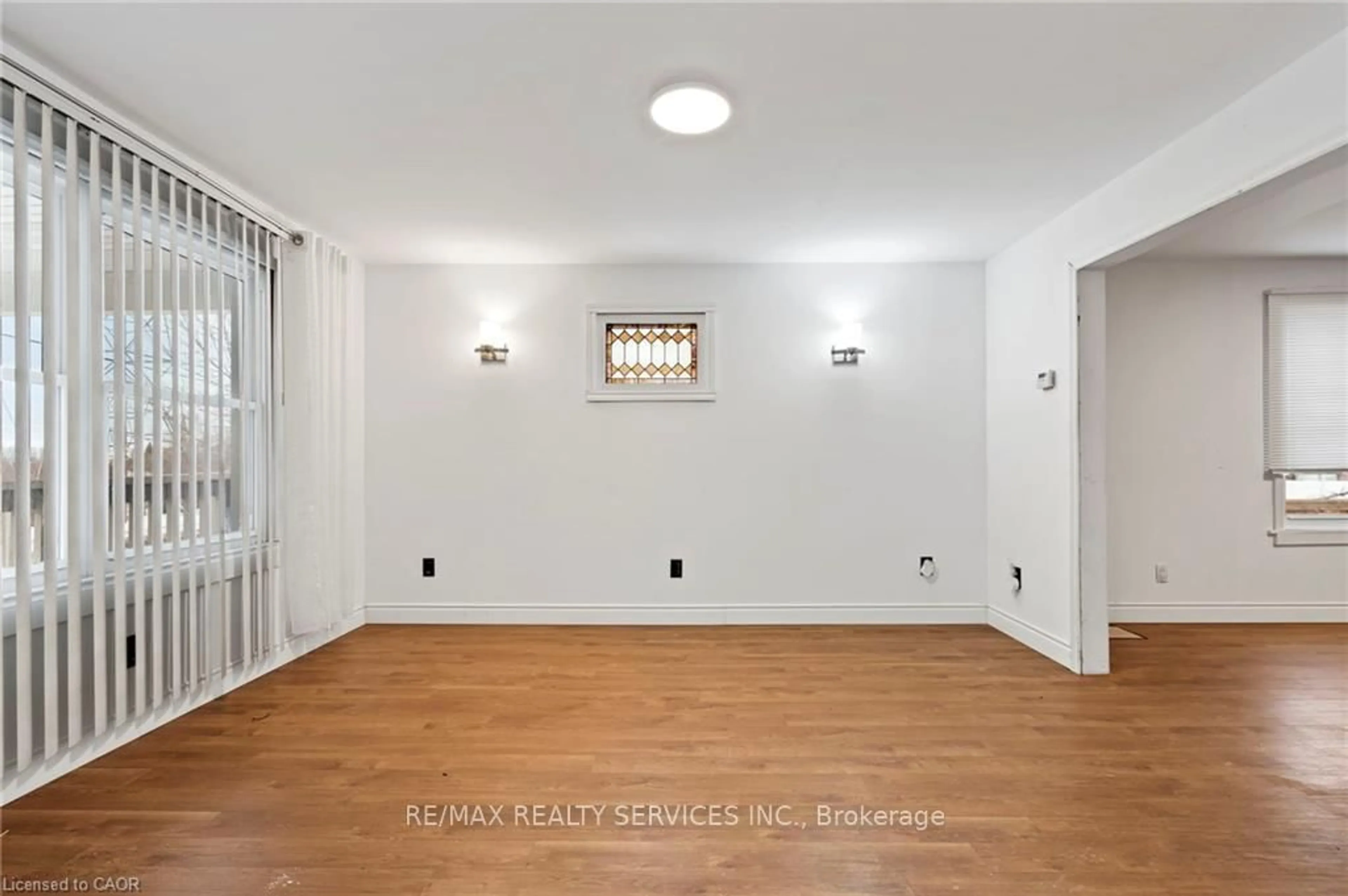 A pic of a room for 5292 Bridge St, Niagara Falls Ontario L2E 2T3