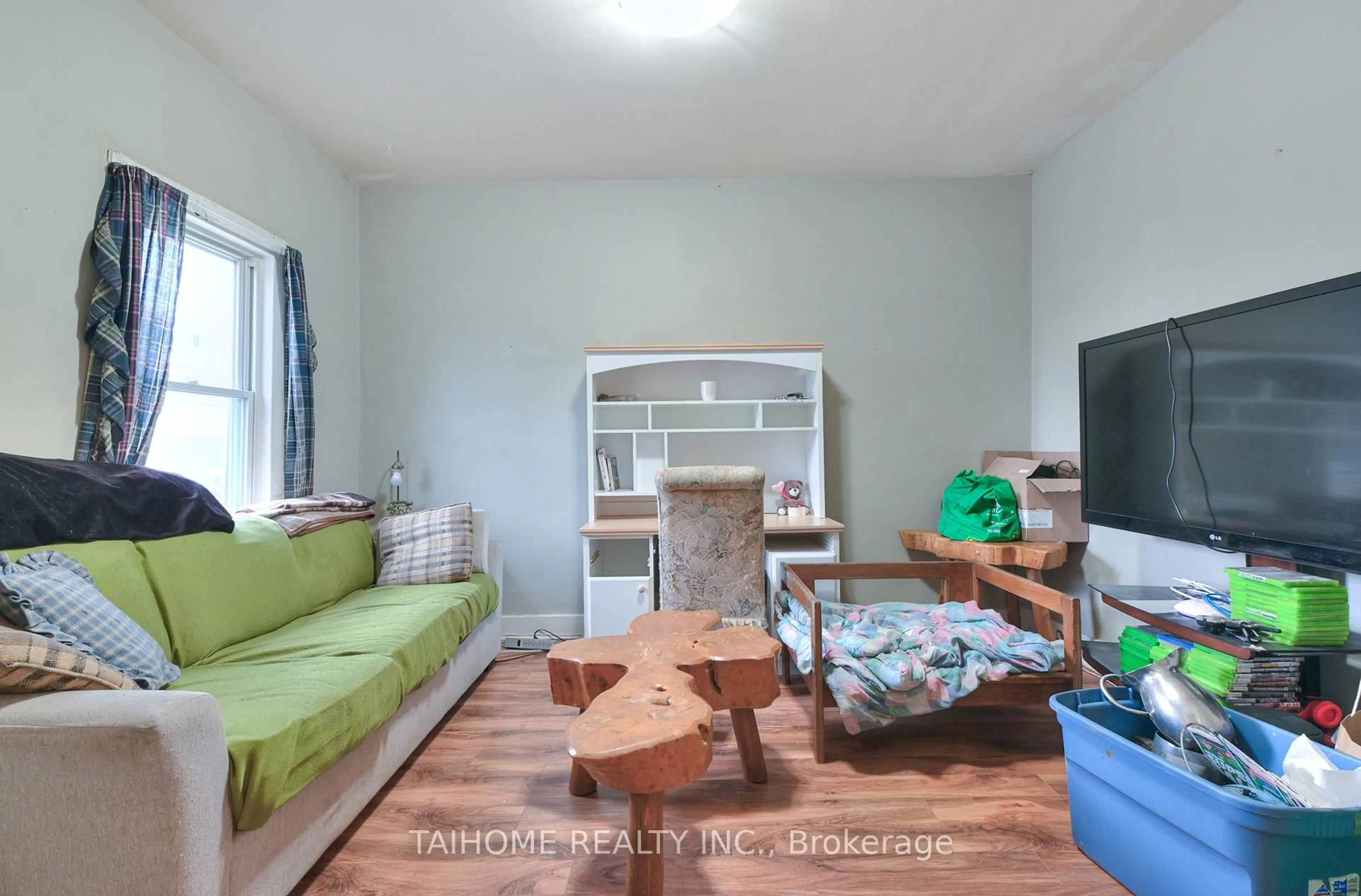 Living room with furniture, unknown for 6 Iron St, Welland Ontario L3B 3M4