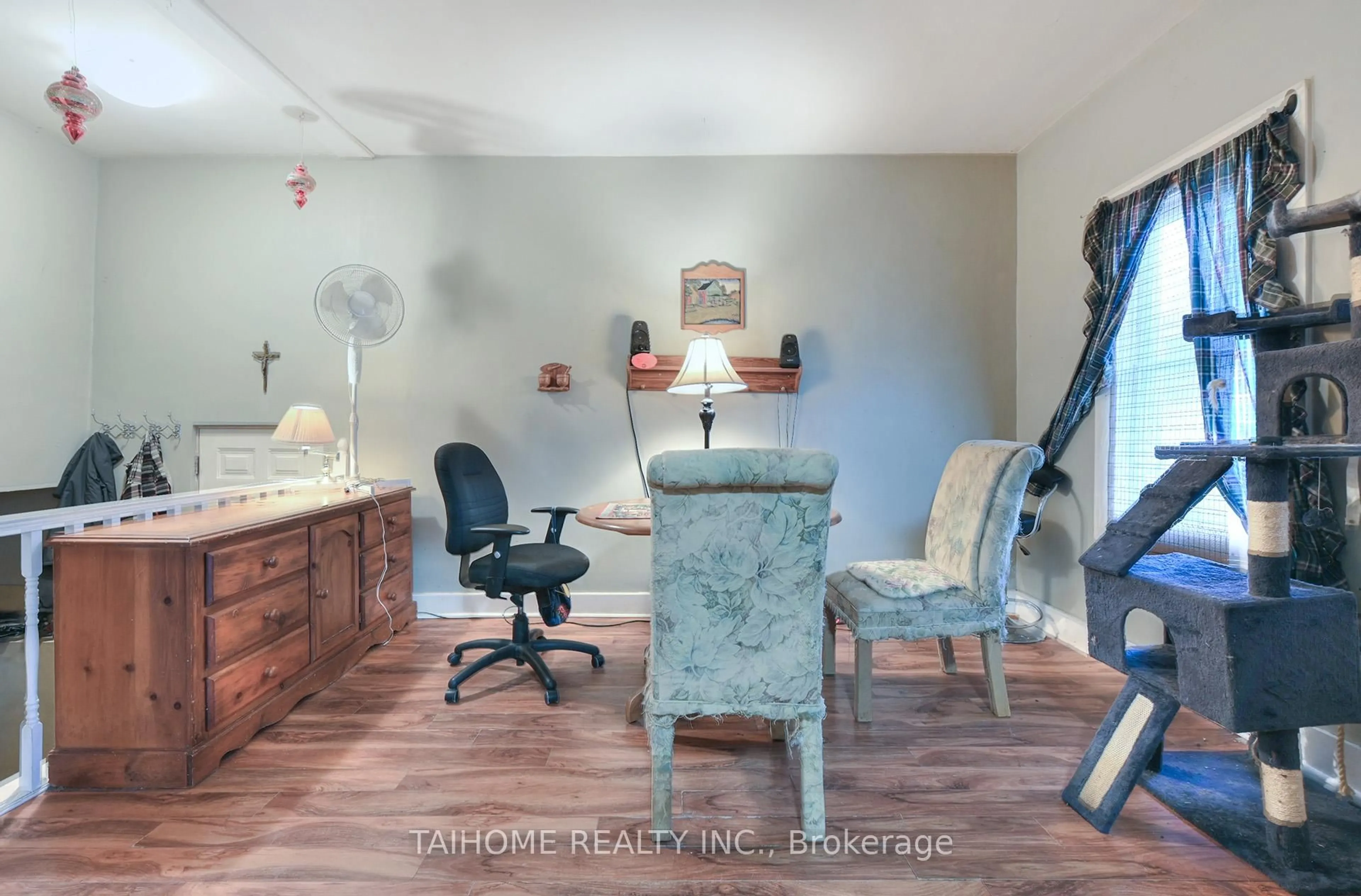 A pic of a room for 6 Iron St, Welland Ontario L3B 3M4