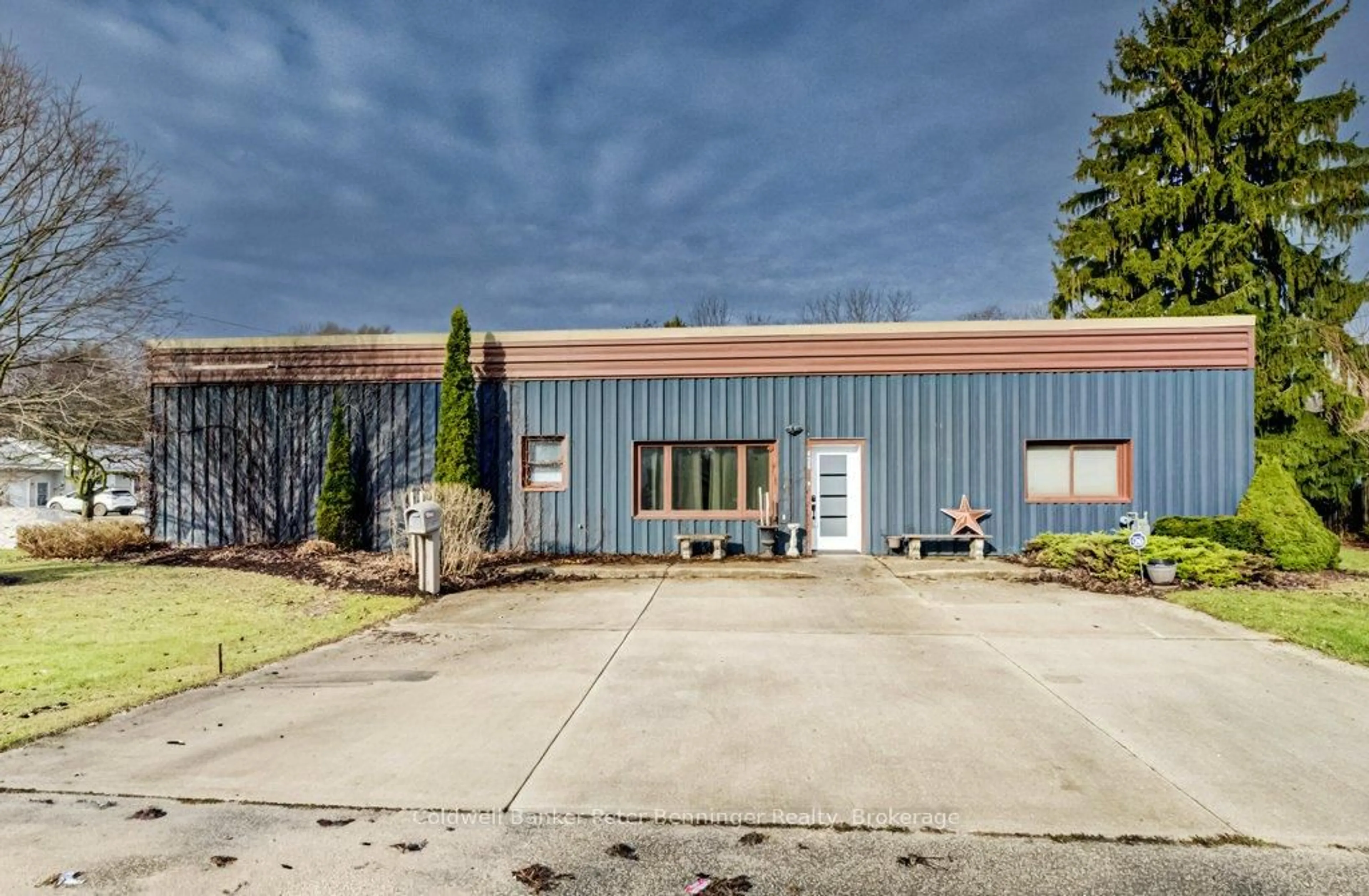 Unknown for 425 Mary St, Brockton Ontario N0G 2V0