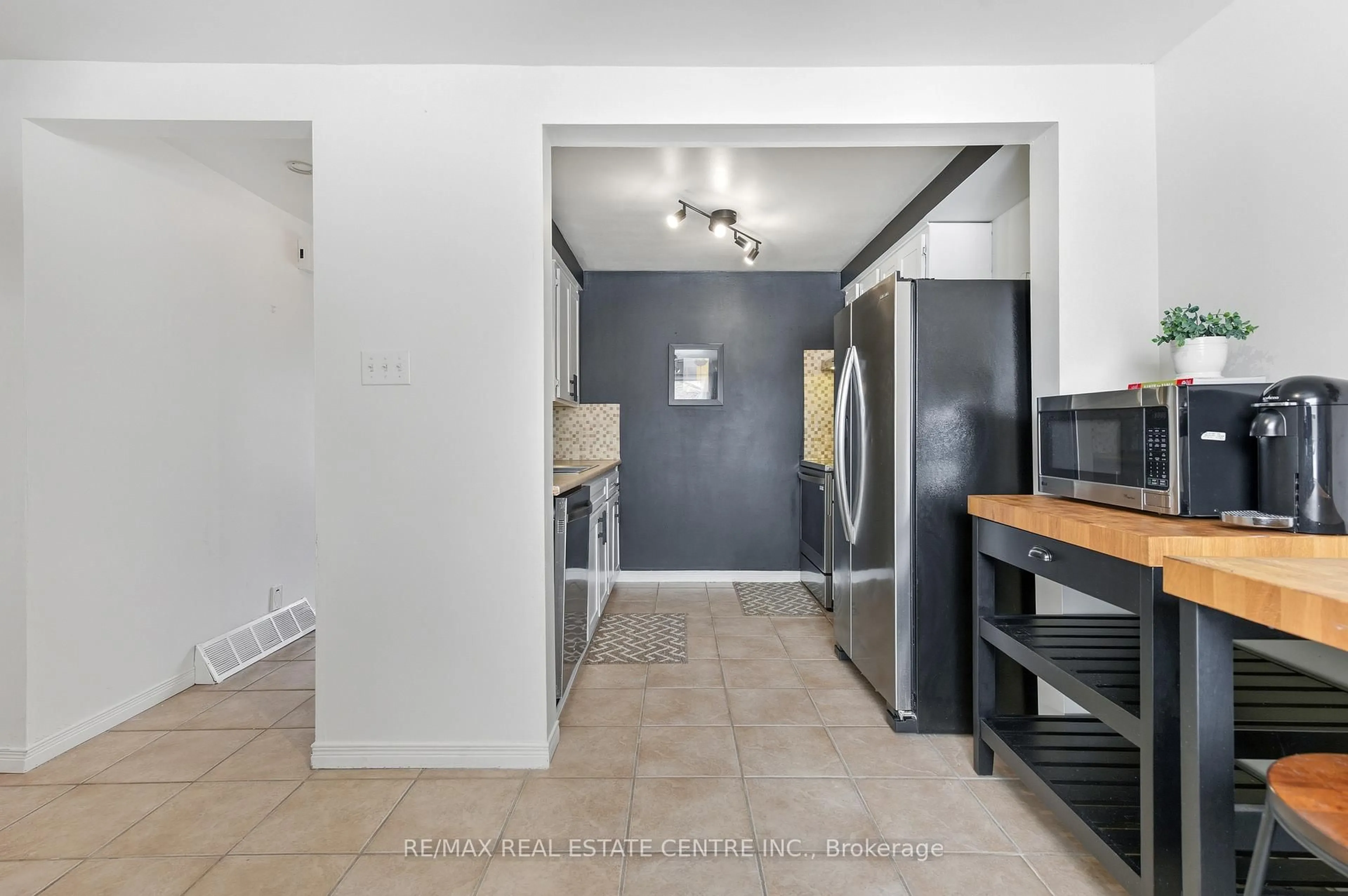 Unknown for 210 Glamis Rd #22, Cambridge Ontario N1R 6L3