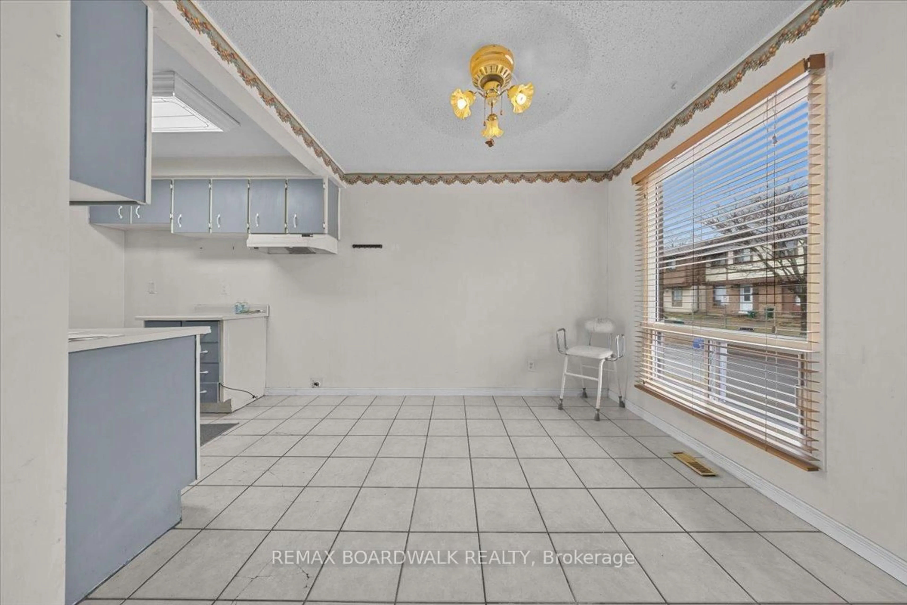 Patio, street for 1456 Murdock Gate, Ottawa Ontario K1J 8R5