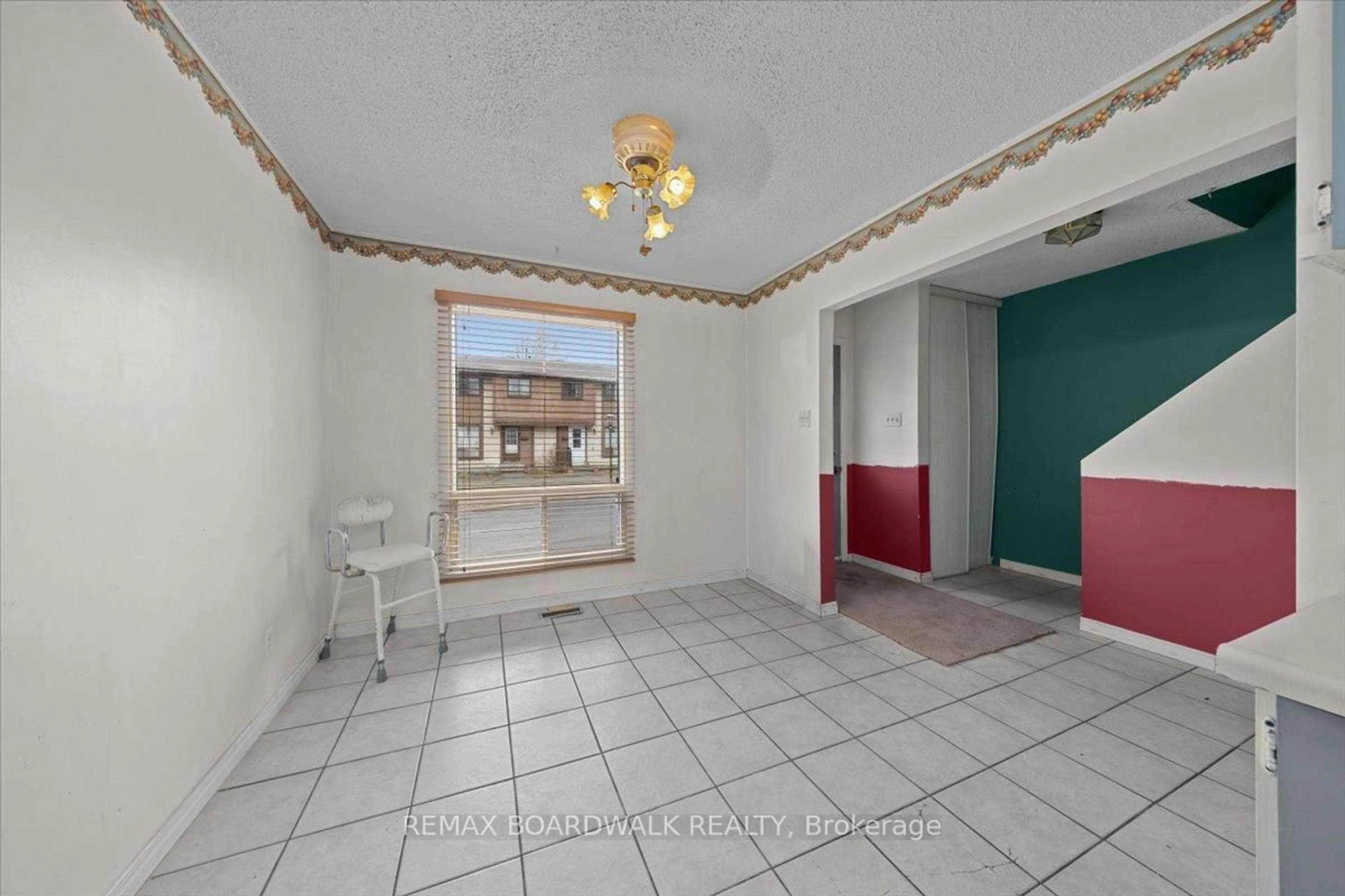 A pic of a room for 1456 Murdock Gate, Ottawa Ontario K1J 8R5