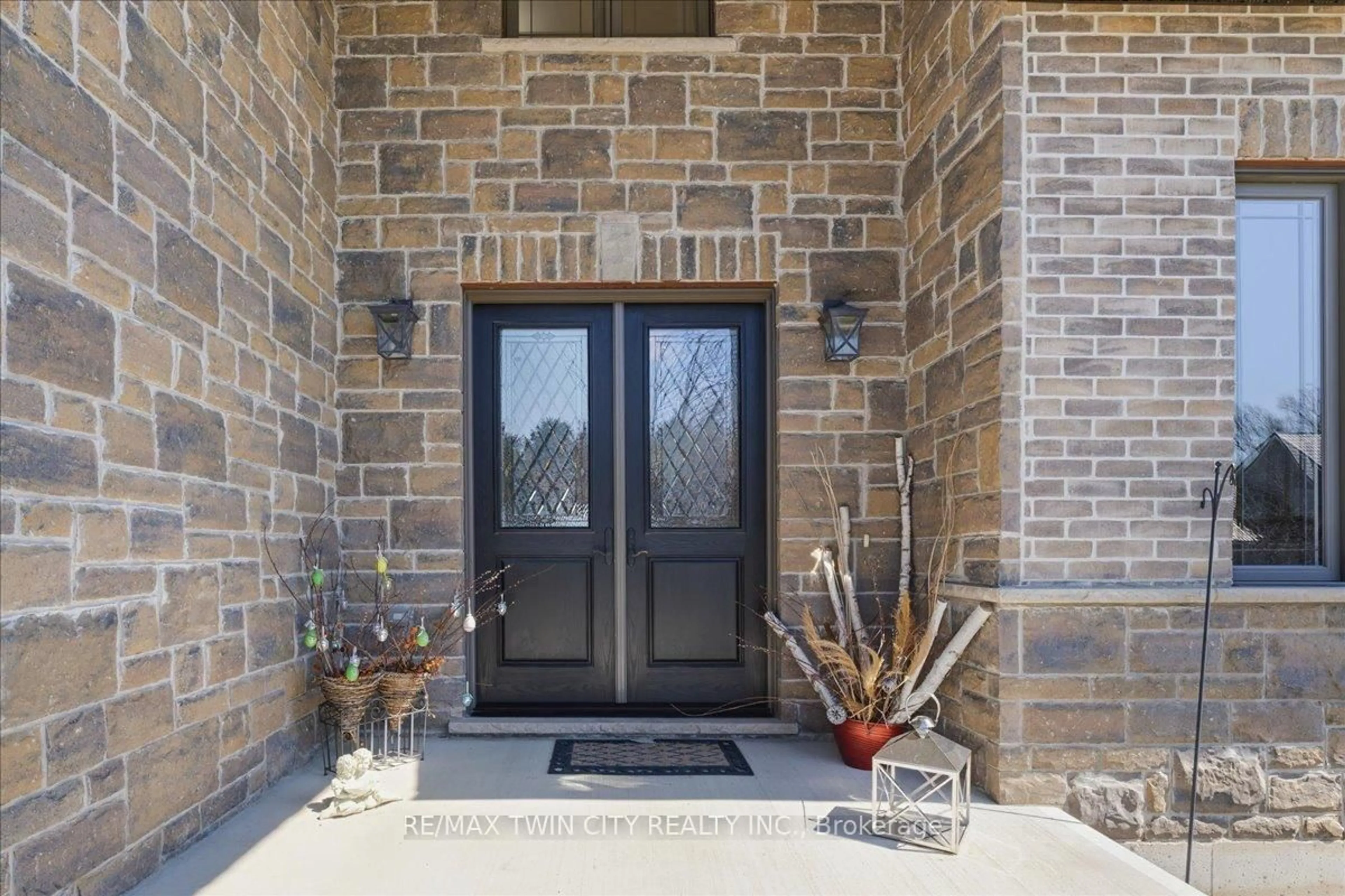 Indoor entryway for 3971 Wilson St, Perth East Ontario N0B 2P0