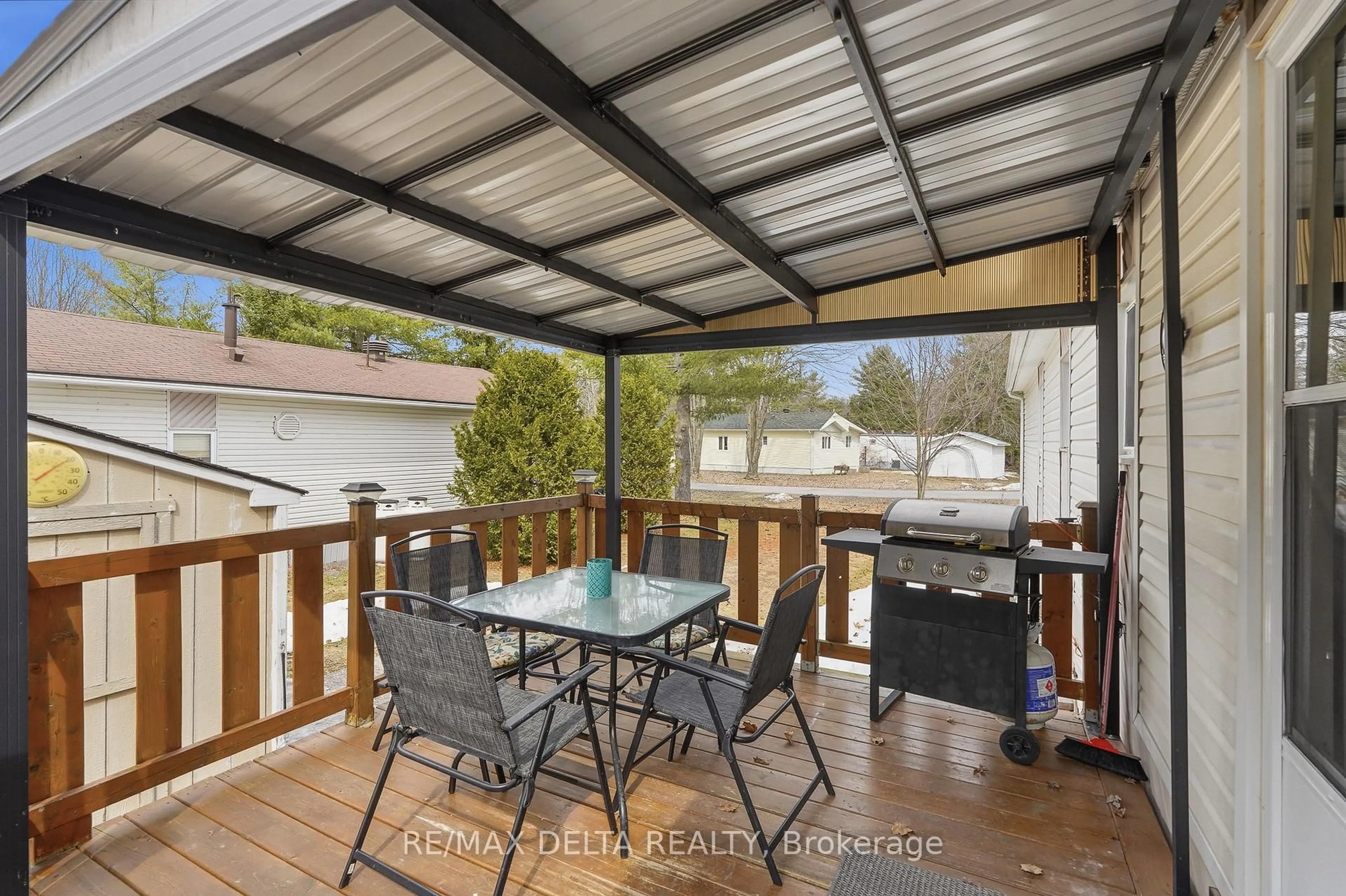 Patio, street for 8250 COUNTY ROAD 17 Rd #511, Clarence-Rockland Ontario K4K 1K7