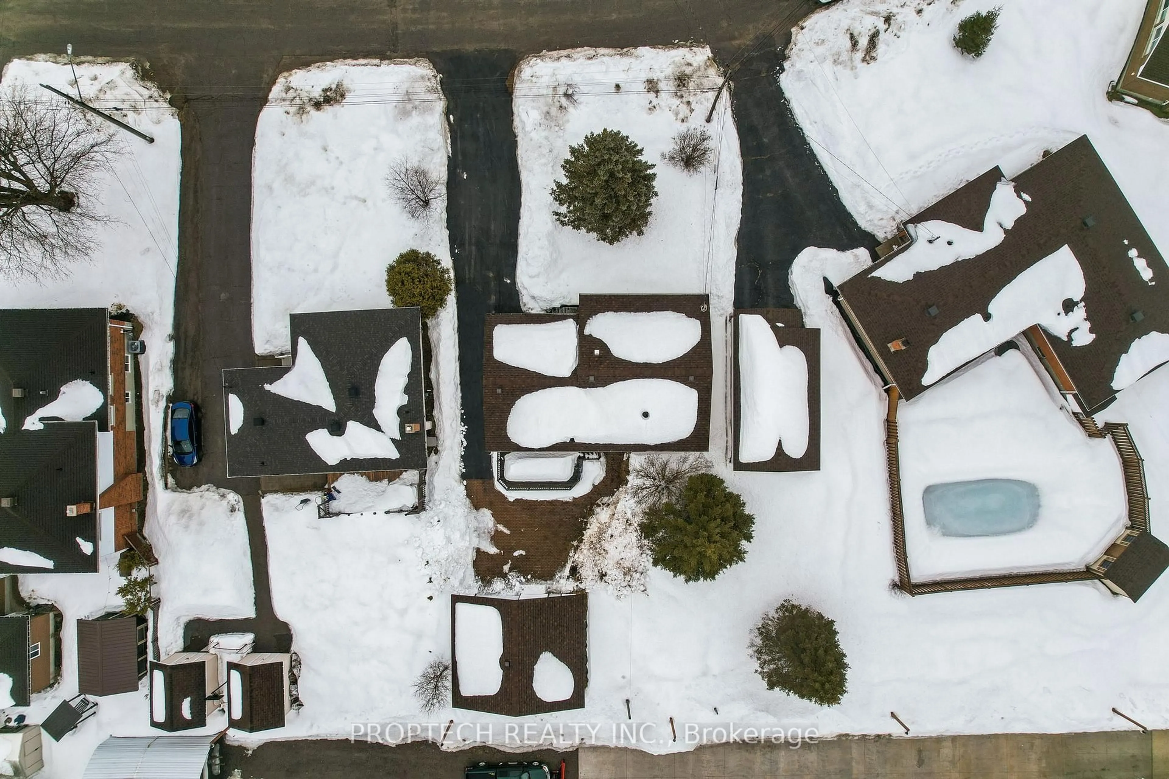 A pic from outside/outdoor area/front of a property/back of a property/a pic from drone, street for 1729 Charles Crt, Greater Sudbury Ontario P3N 1H3