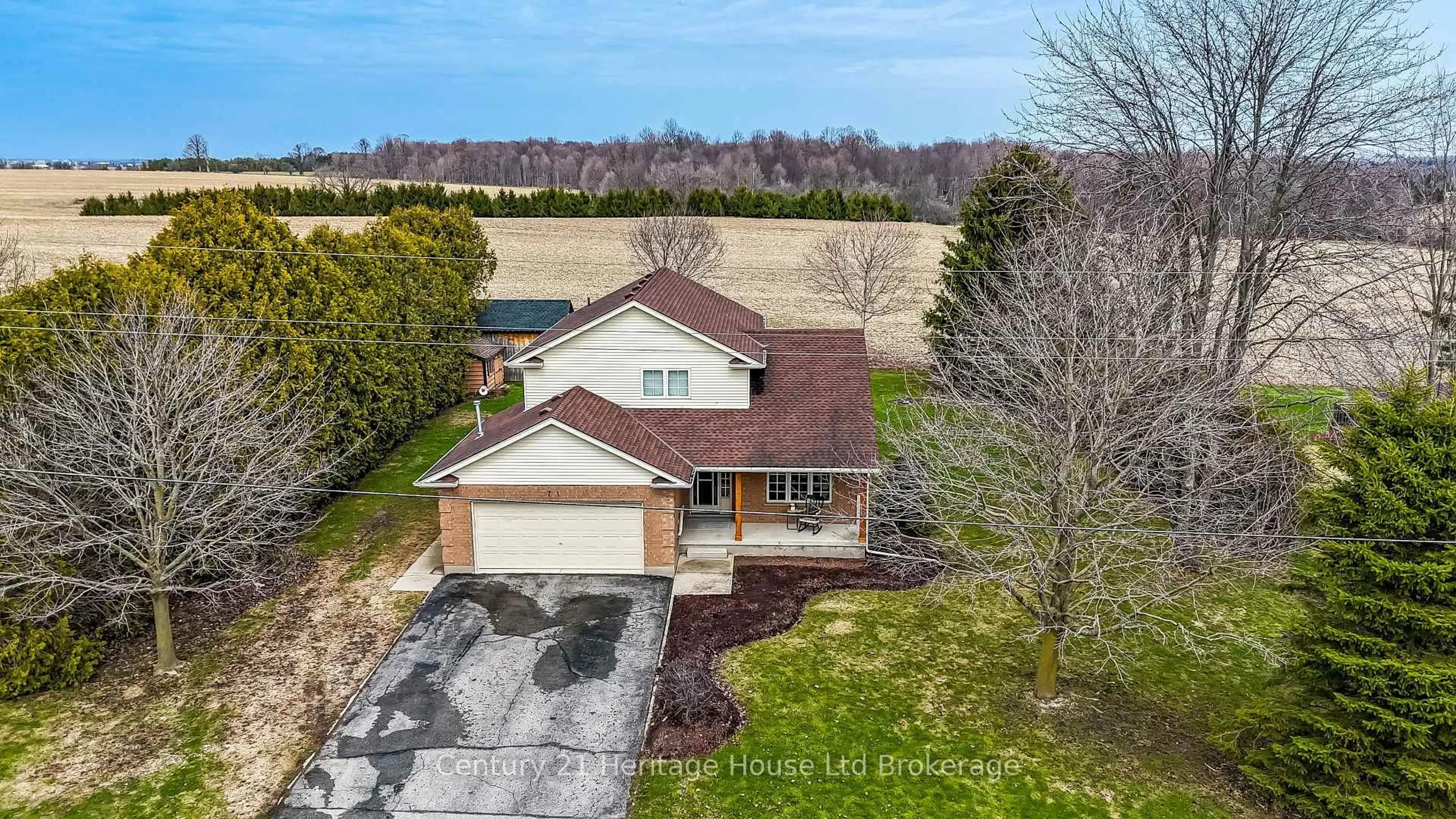 A pic from outside/outdoor area/front of a property/back of a property/a pic from drone, unknown for 474462 Dodge Line, South-West Oxford Ontario N4S 7V6