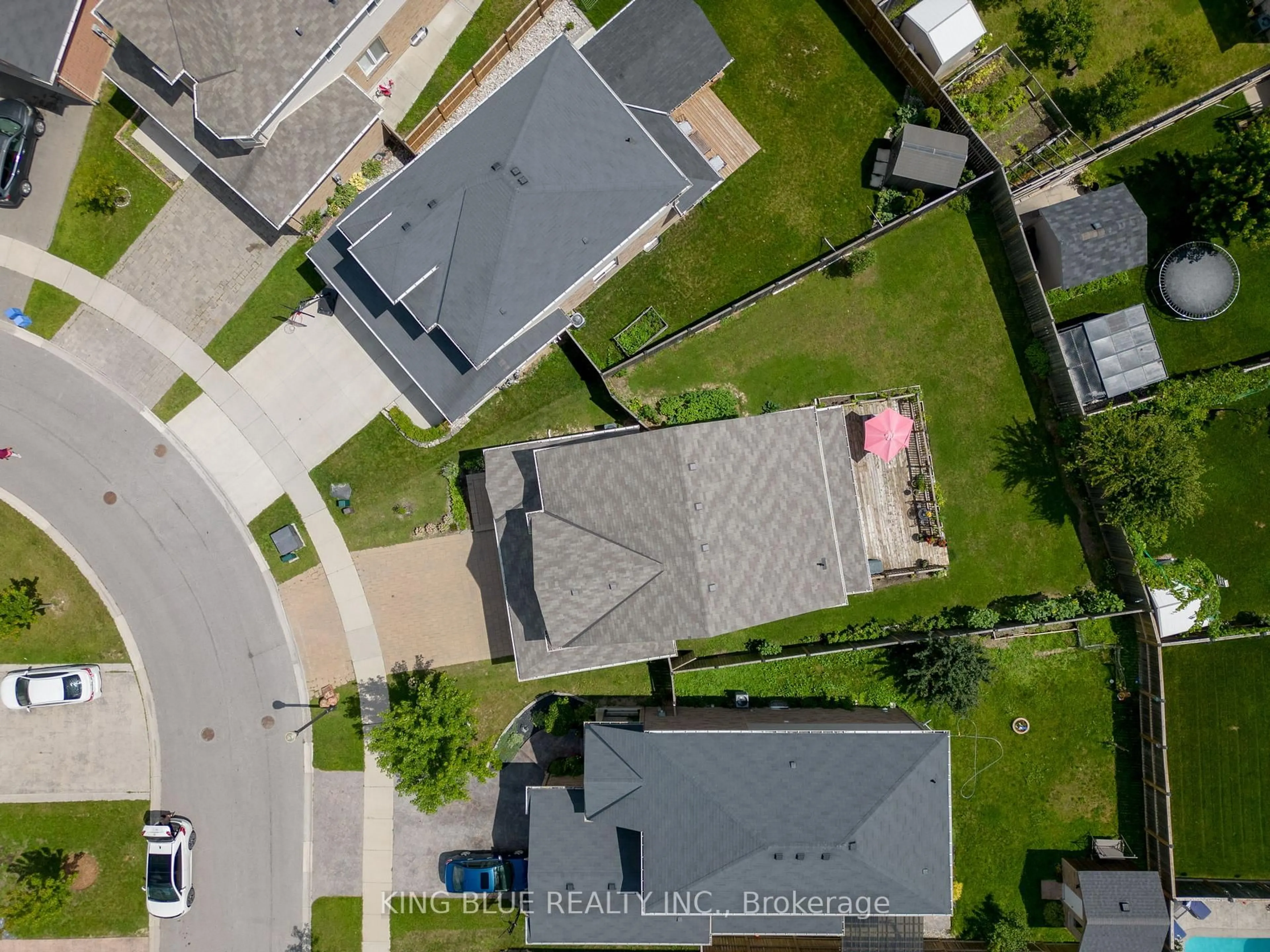 A pic from outside/outdoor area/front of a property/back of a property/a pic from drone, street for 3339 JINNIES Way, London South Ontario N6L 0C5