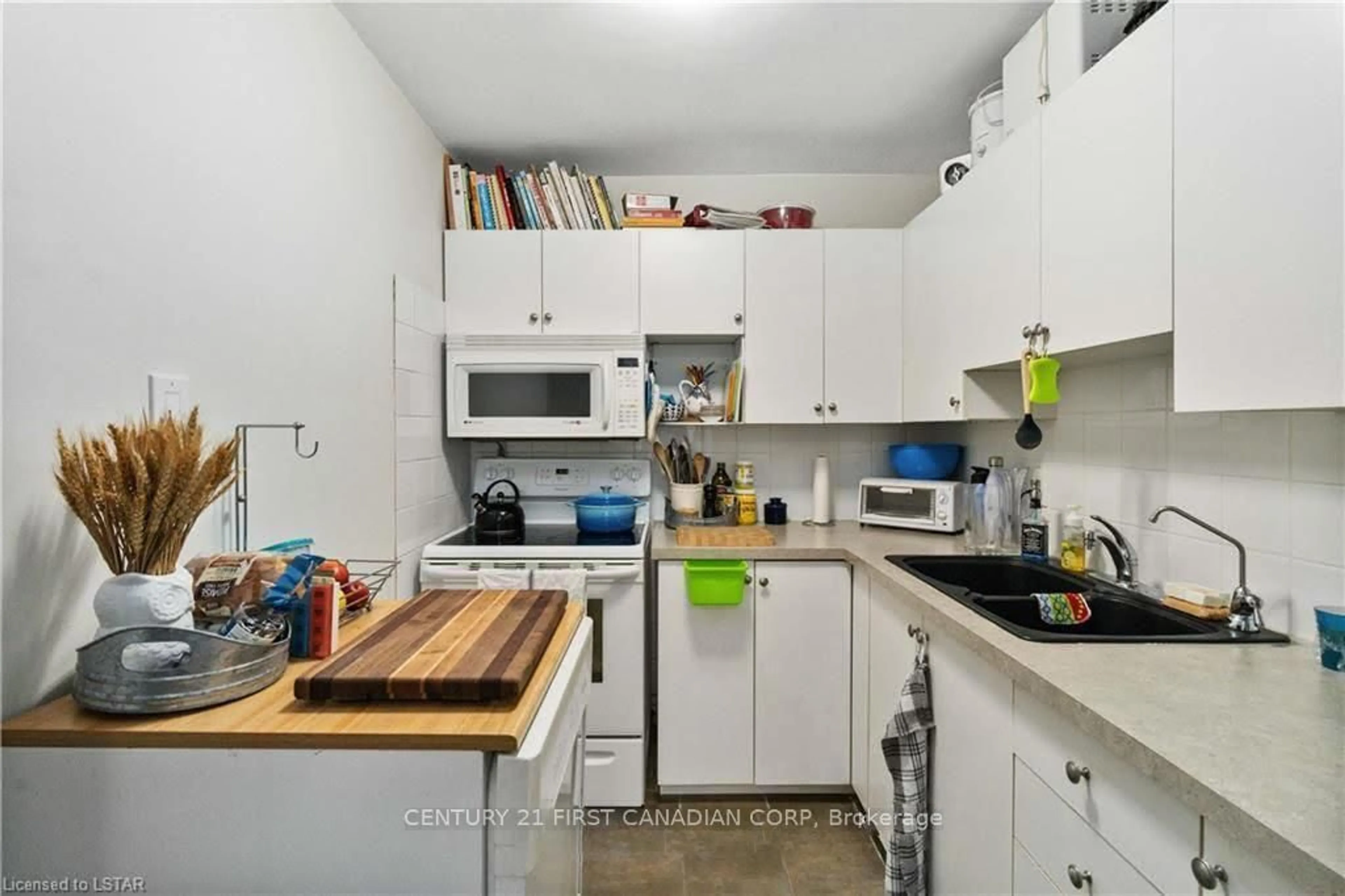 Standard kitchen, unknown for 1174 Hamilton Rd #201, London East Ontario N5W 1A9