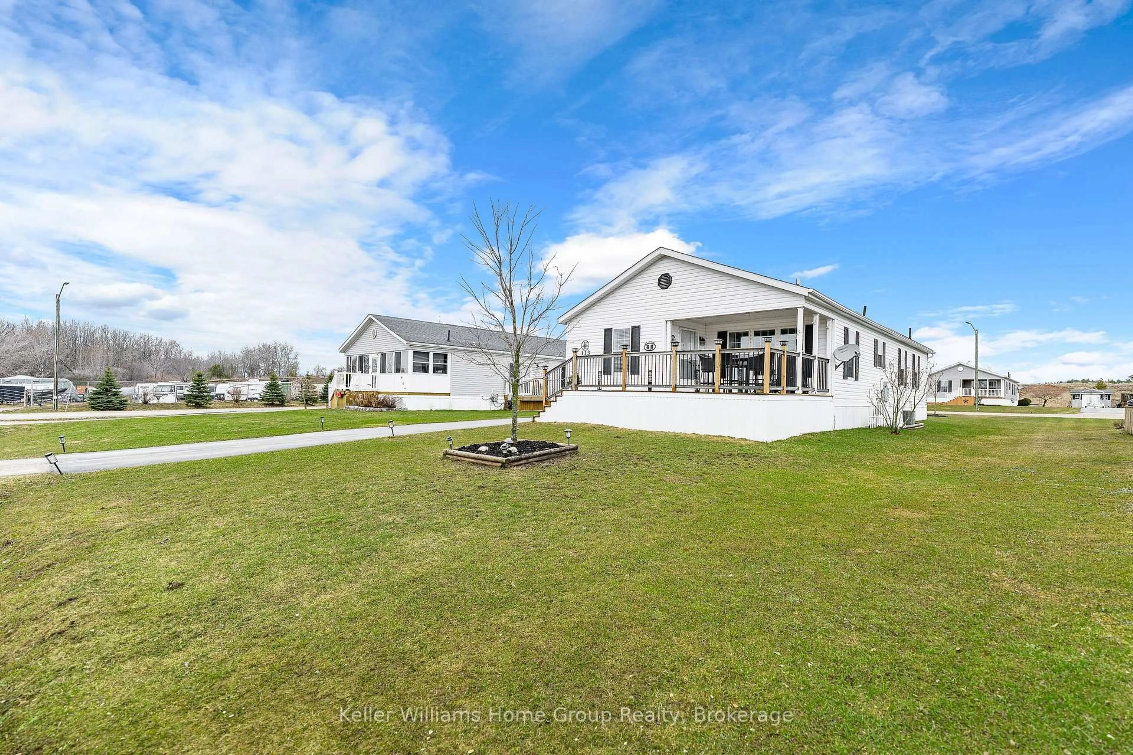 A pic from outside/outdoor area/front of a property/back of a property/a pic from drone, unknown for 133 Parkview Circ, Wellington North Ontario N0G 2K0