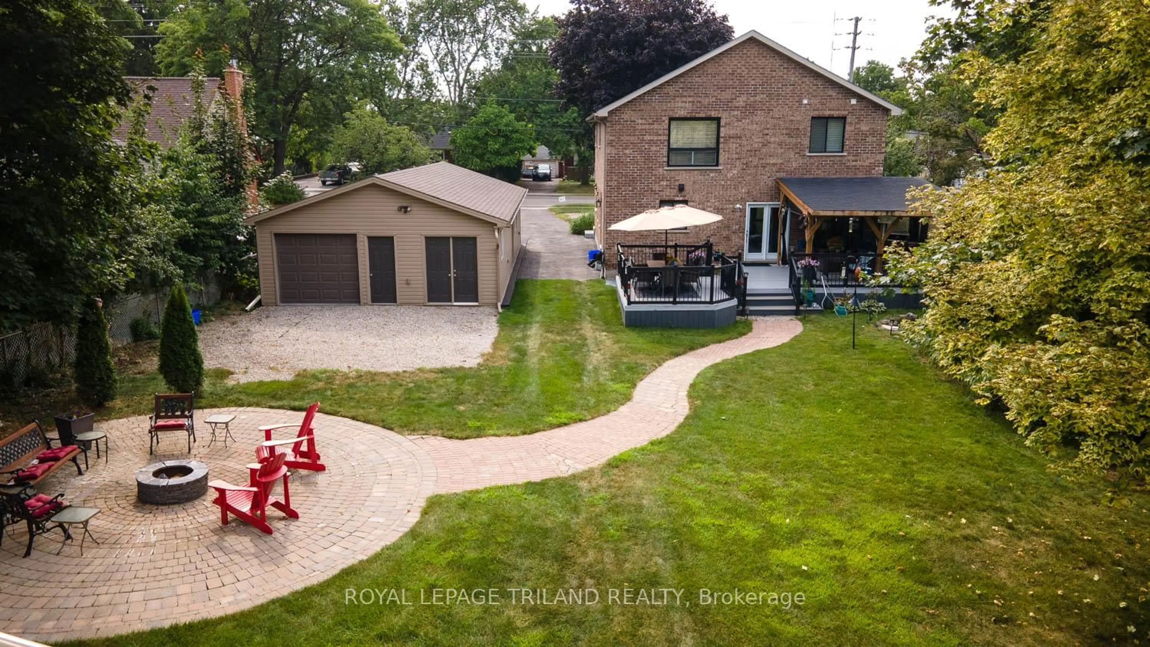 A pic from outside/outdoor area/front of a property/back of a property/a pic from drone, street for 458 Boler Rd, London South Ontario N6K 2K7