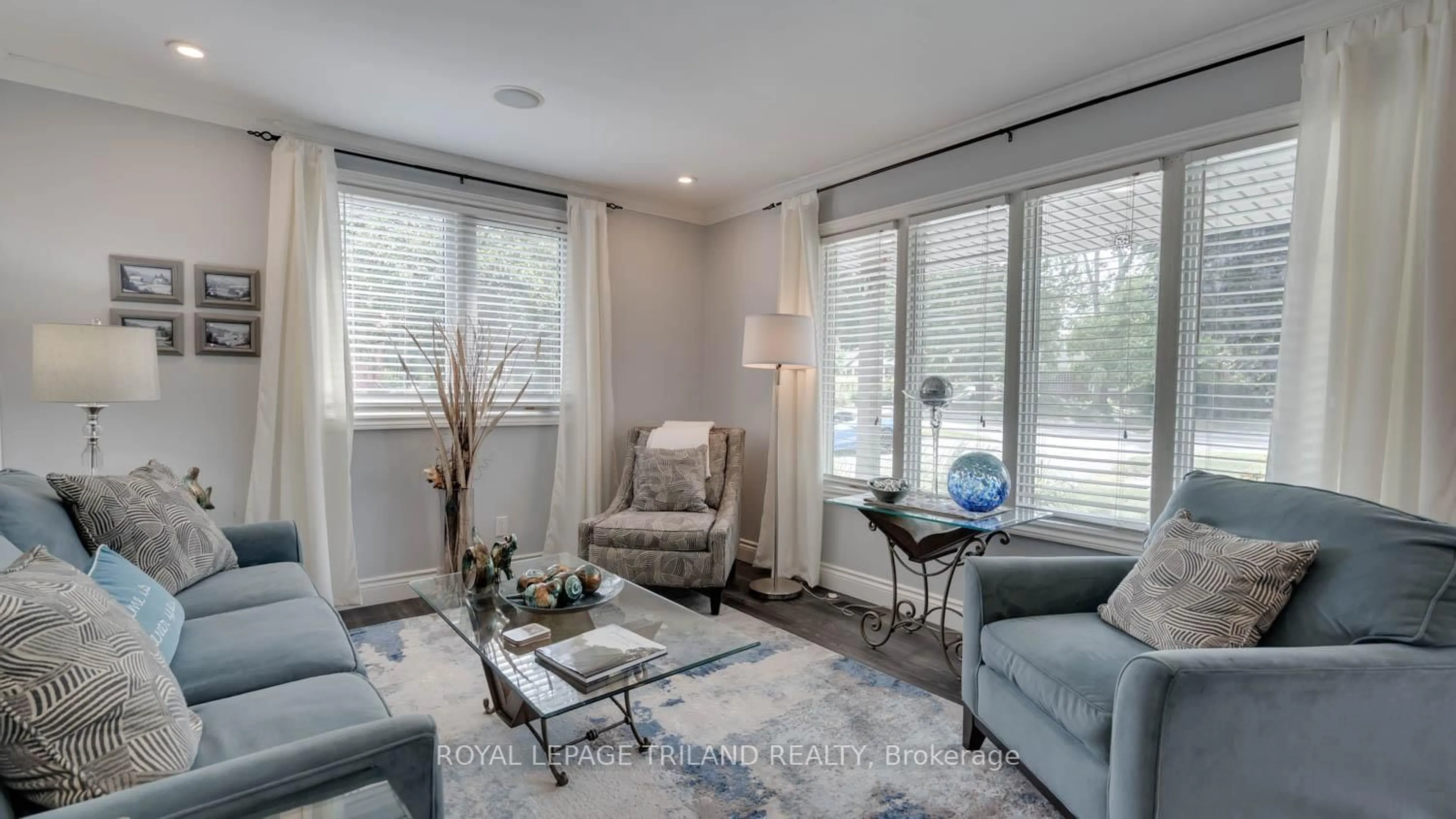 Living room with furniture, unknown for 458 Boler Rd, London South Ontario N6K 2K7