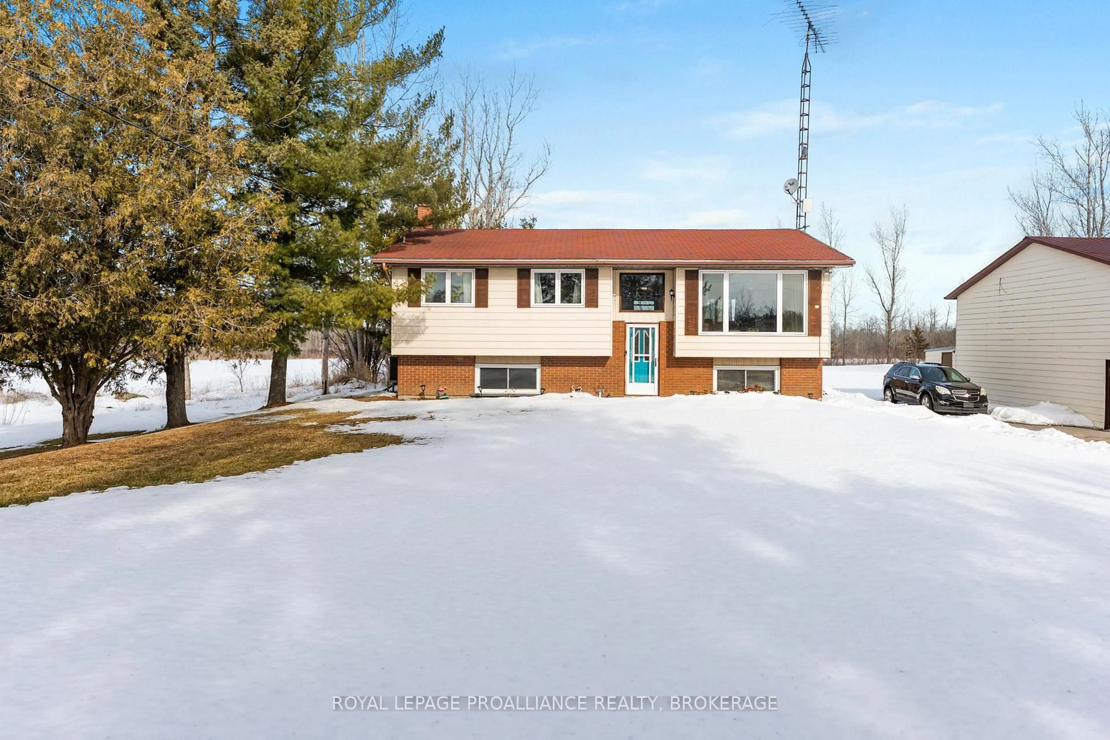 A pic from outside/outdoor area/front of a property/back of a property/a pic from drone, street for 261 Shane St, Bissett Creek Ontario K0H 2H0