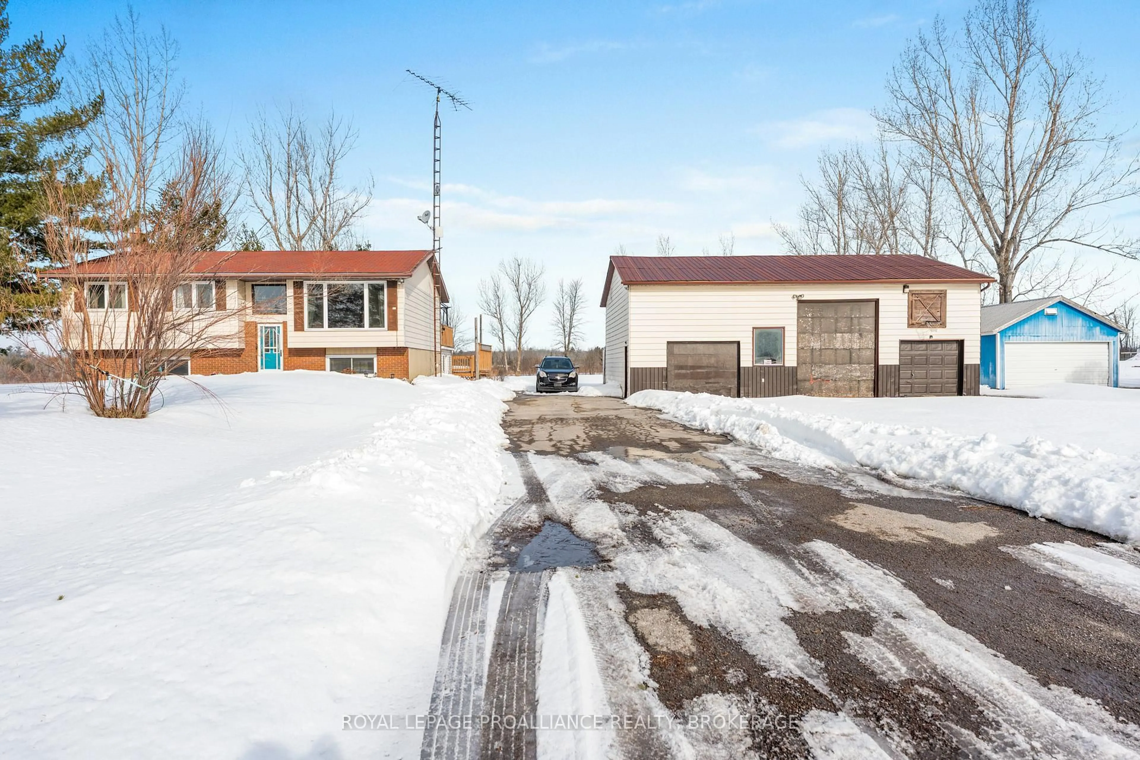 Unknown for 261 Shane St, Bissett Creek Ontario K0H 2H0