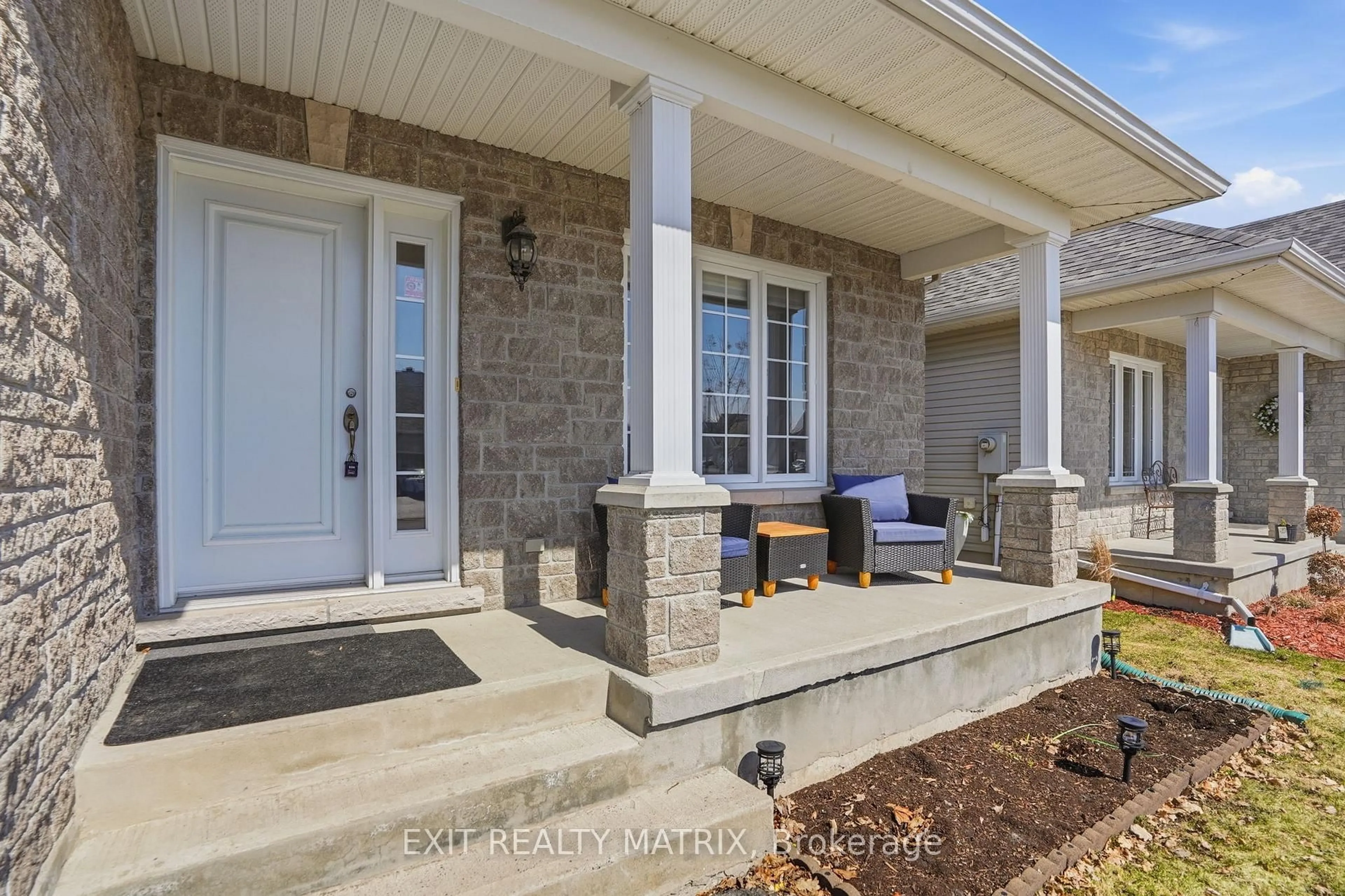 Indoor entryway for 730 DES CHENES St, Casselman Ontario K0A 1M0