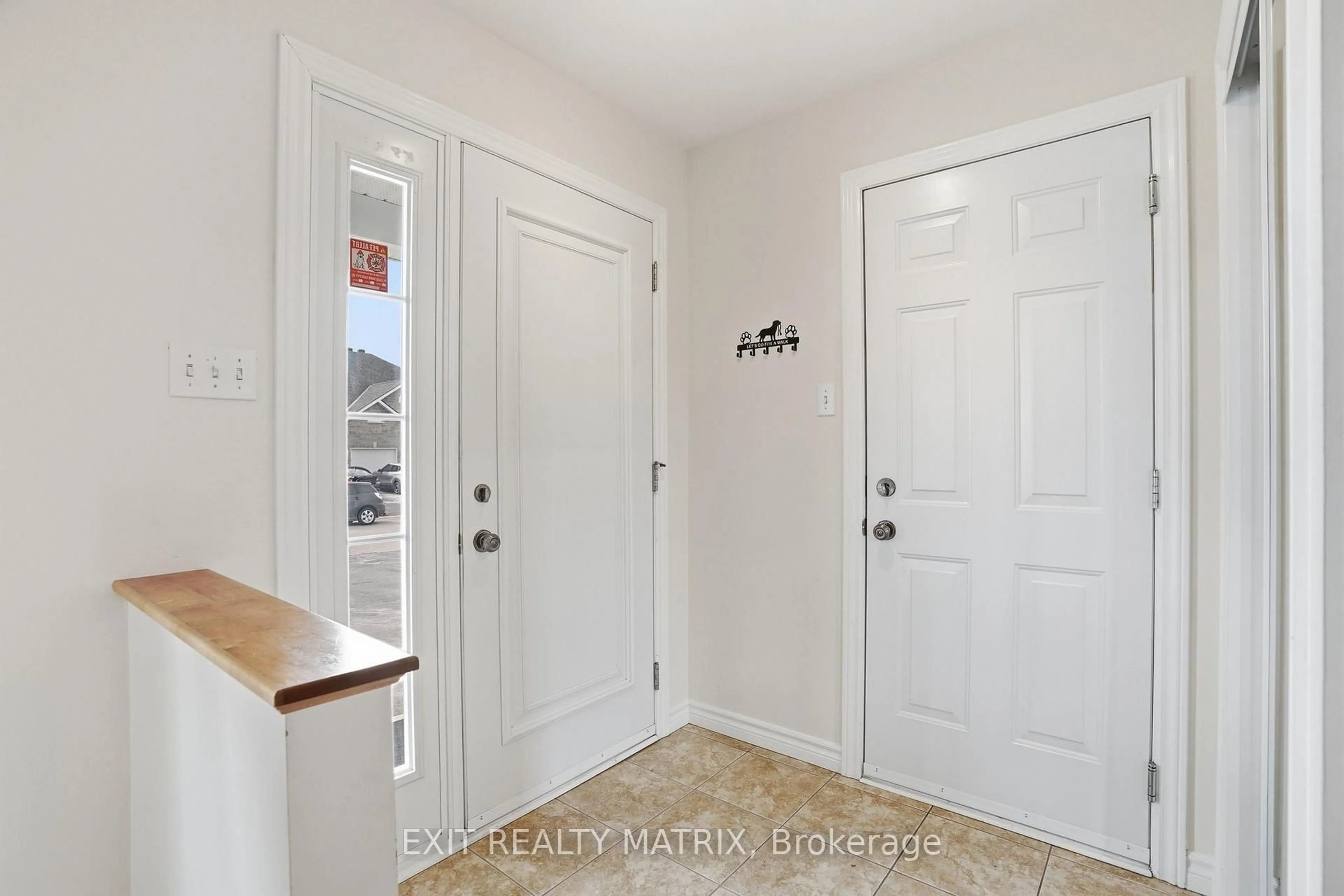 Indoor entryway for 730 DES CHENES St, Casselman Ontario K0A 1M0