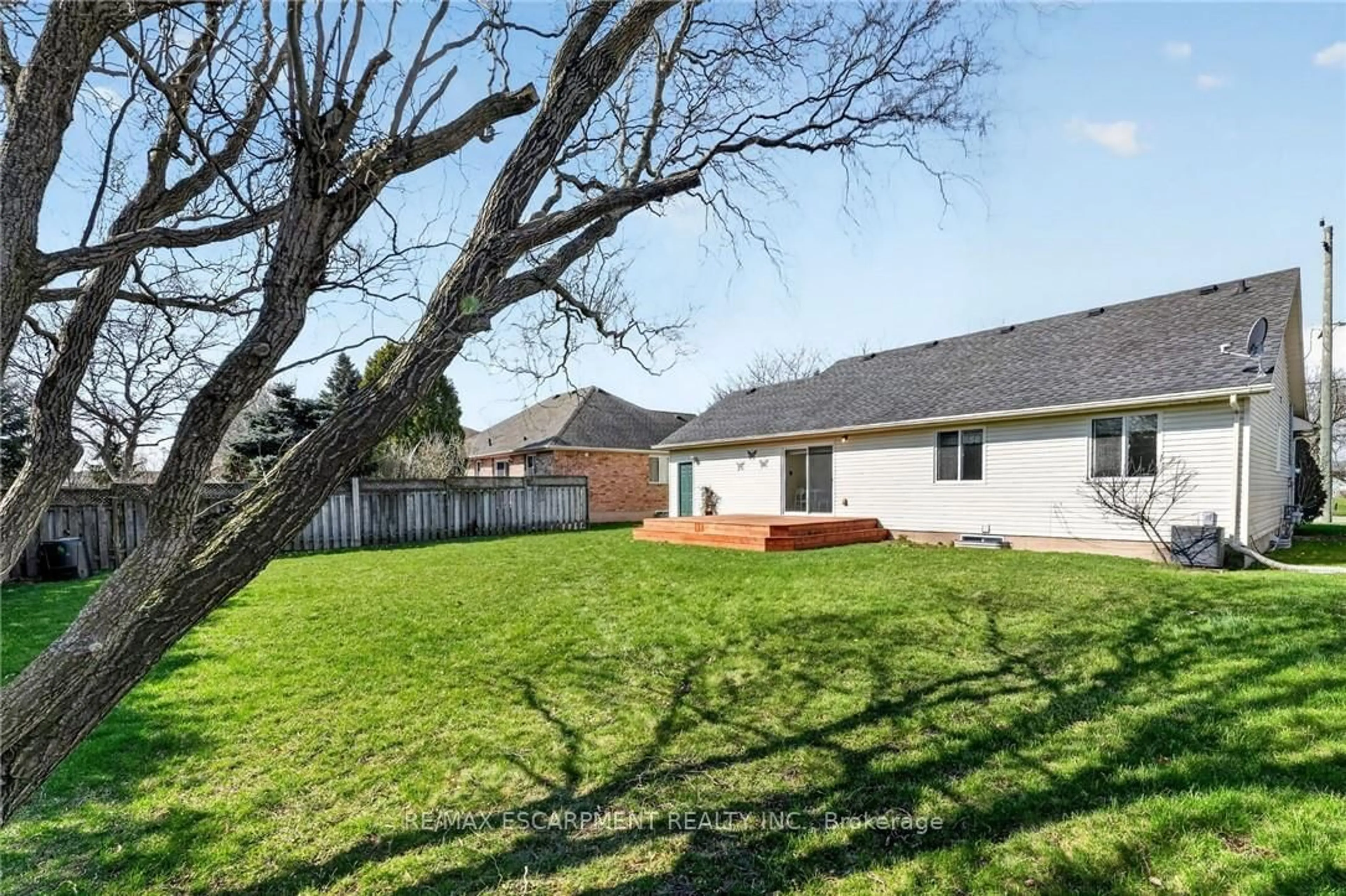 A pic from outside/outdoor area/front of a property/back of a property/a pic from drone, unknown for 2469 Shurie Rd, West Lincoln Ontario L0R 2A0