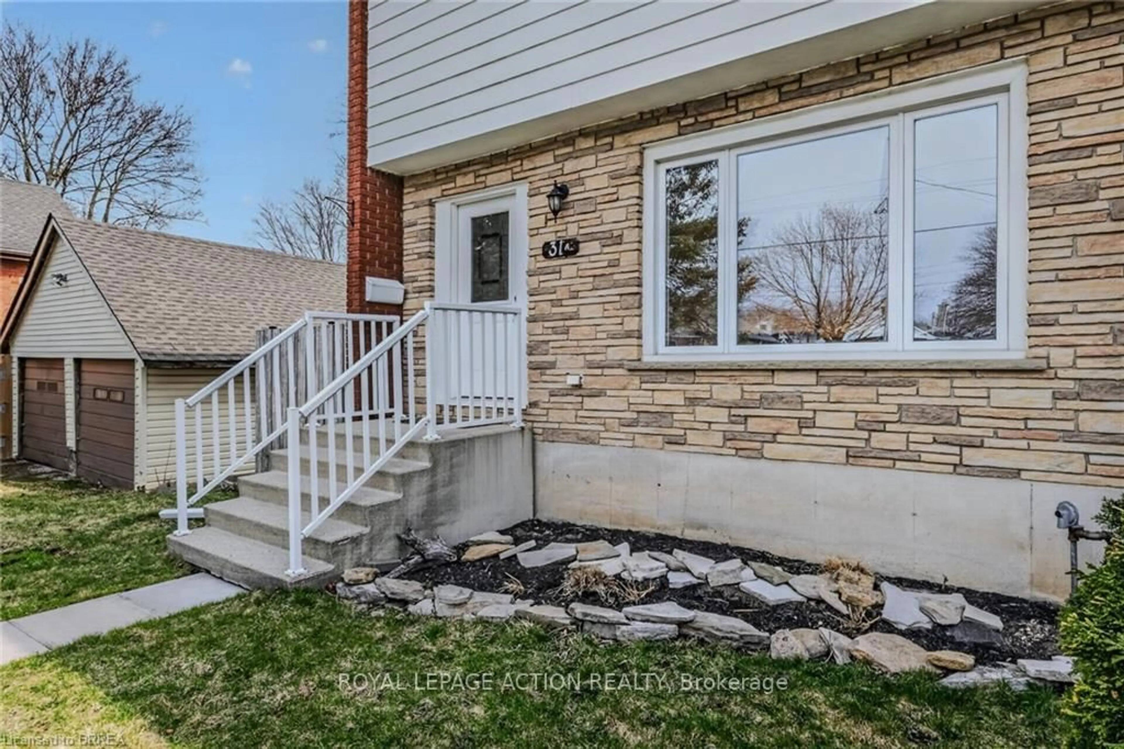 Unknown for 31 Market St #A, Brant Ontario N3L 3A9