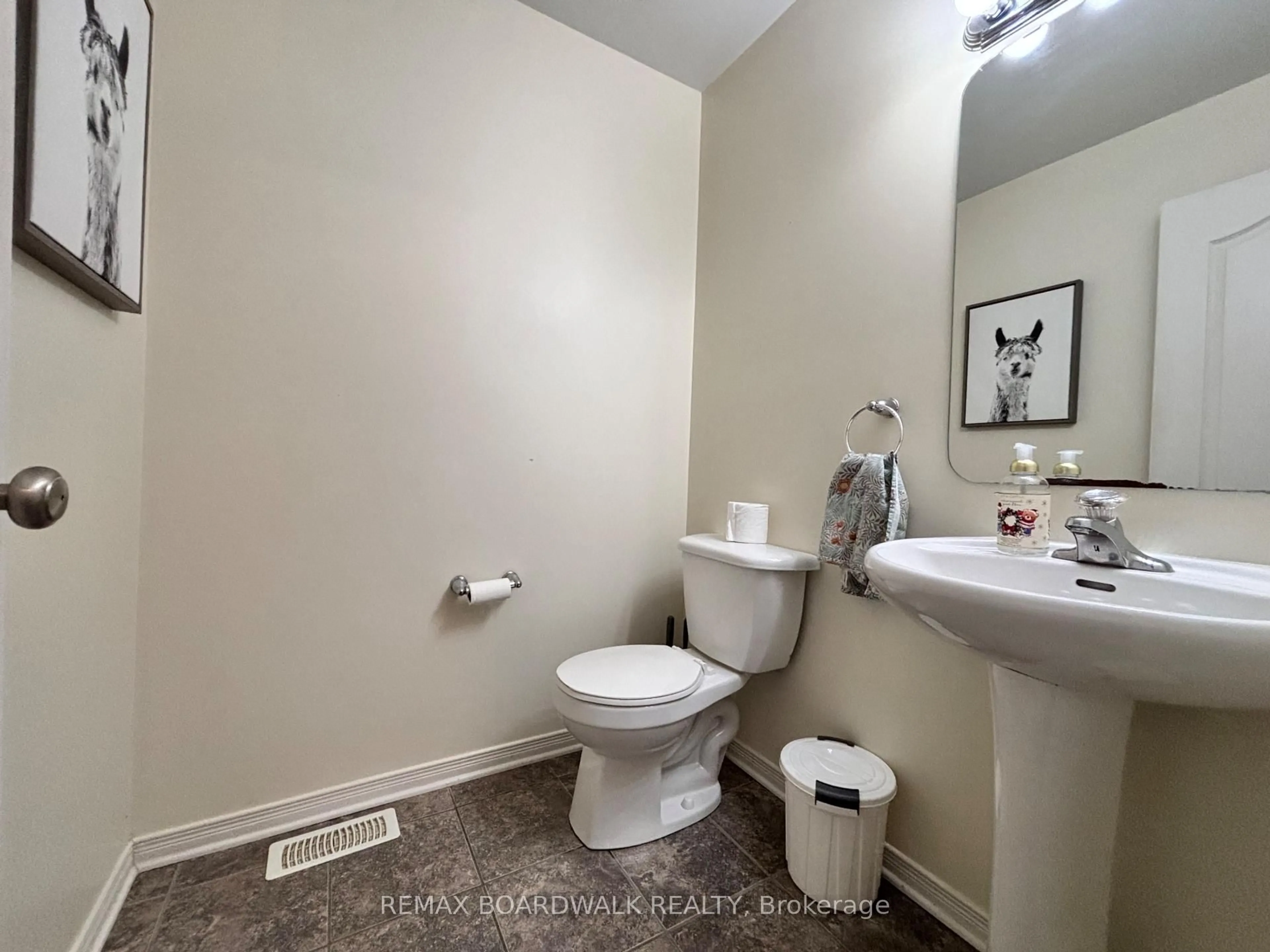 A pic of a room for 240 Eliot St, Clarence-Rockland Ontario K4K 0E6