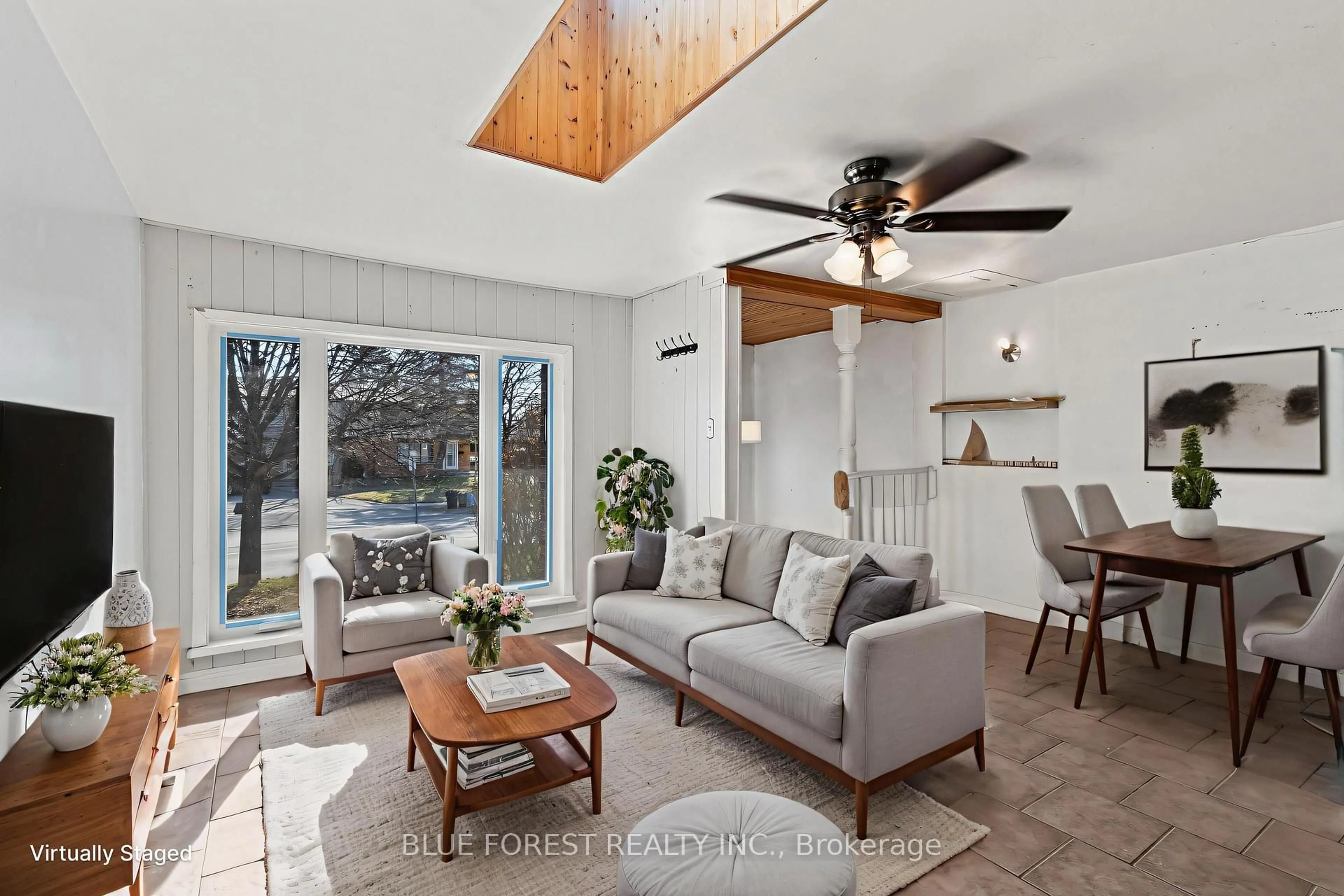 Living room with furniture, unknown for 1289 Sorrel Rd, London East Ontario N5V 2N6