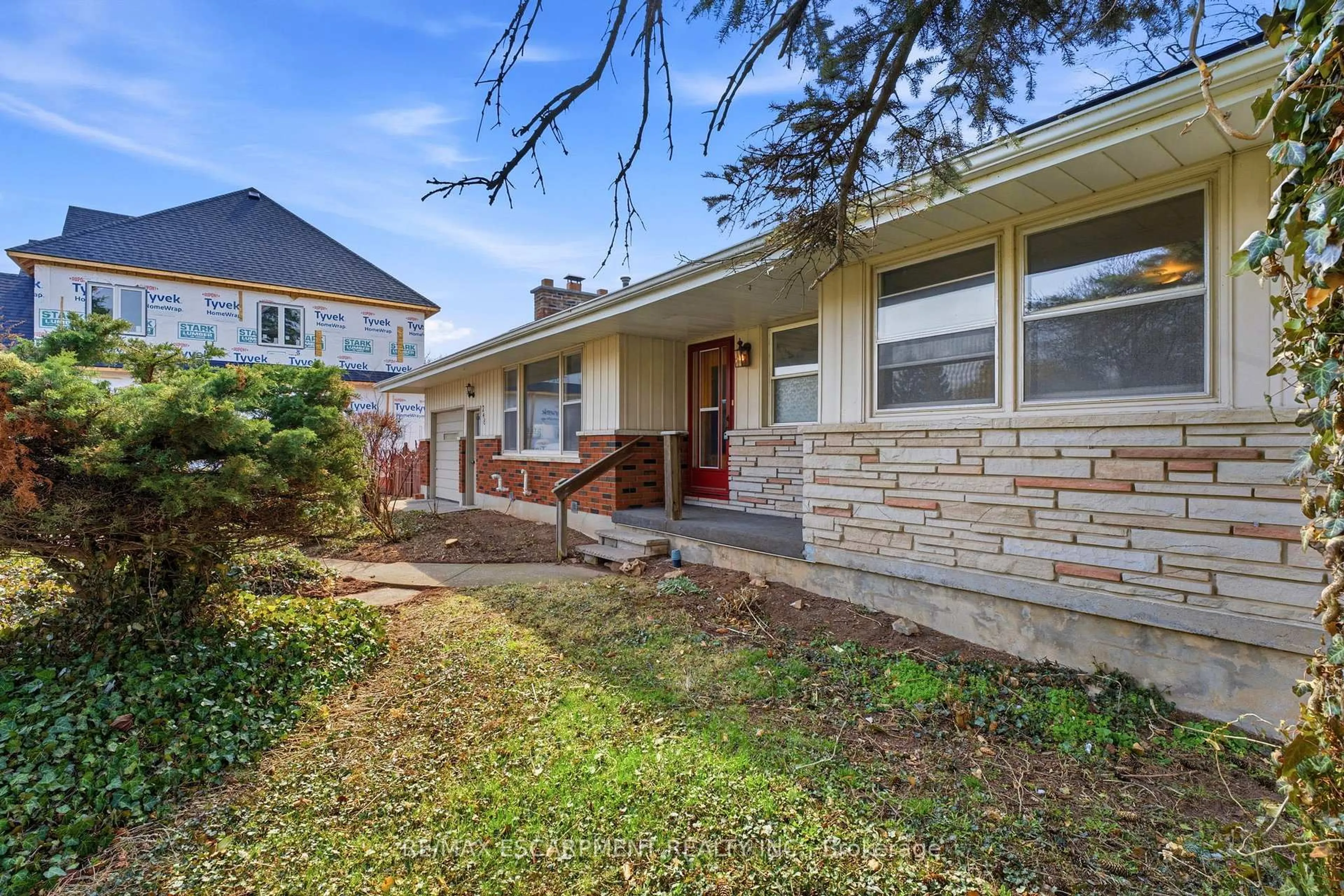 Unknown for 246 Main St, Grimsby Ontario L3M 1P6