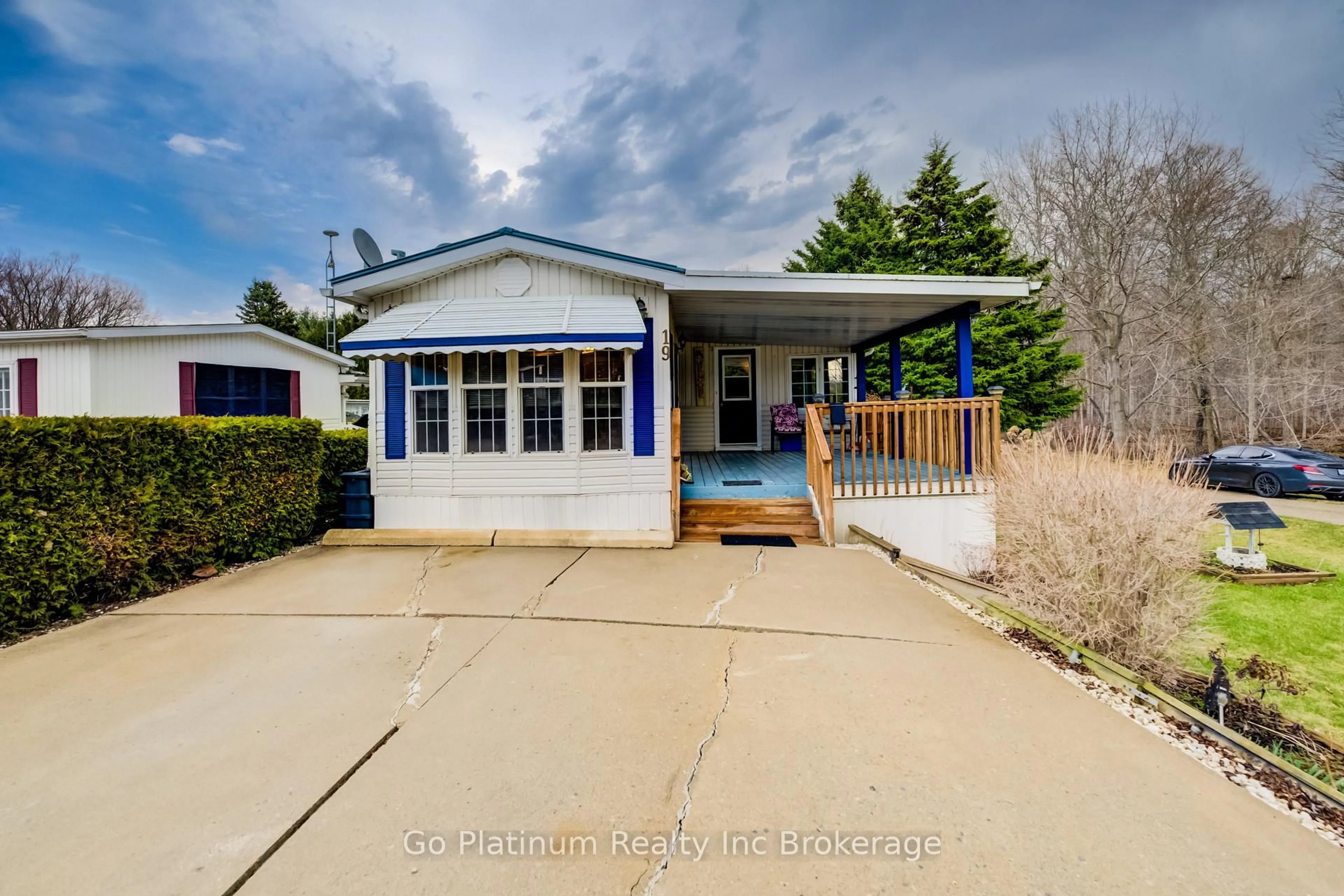 Home with vinyl exterior material, unknown for 592968 Oxford Road 13 Rd #19, Norwich Ontario N0J 1P0