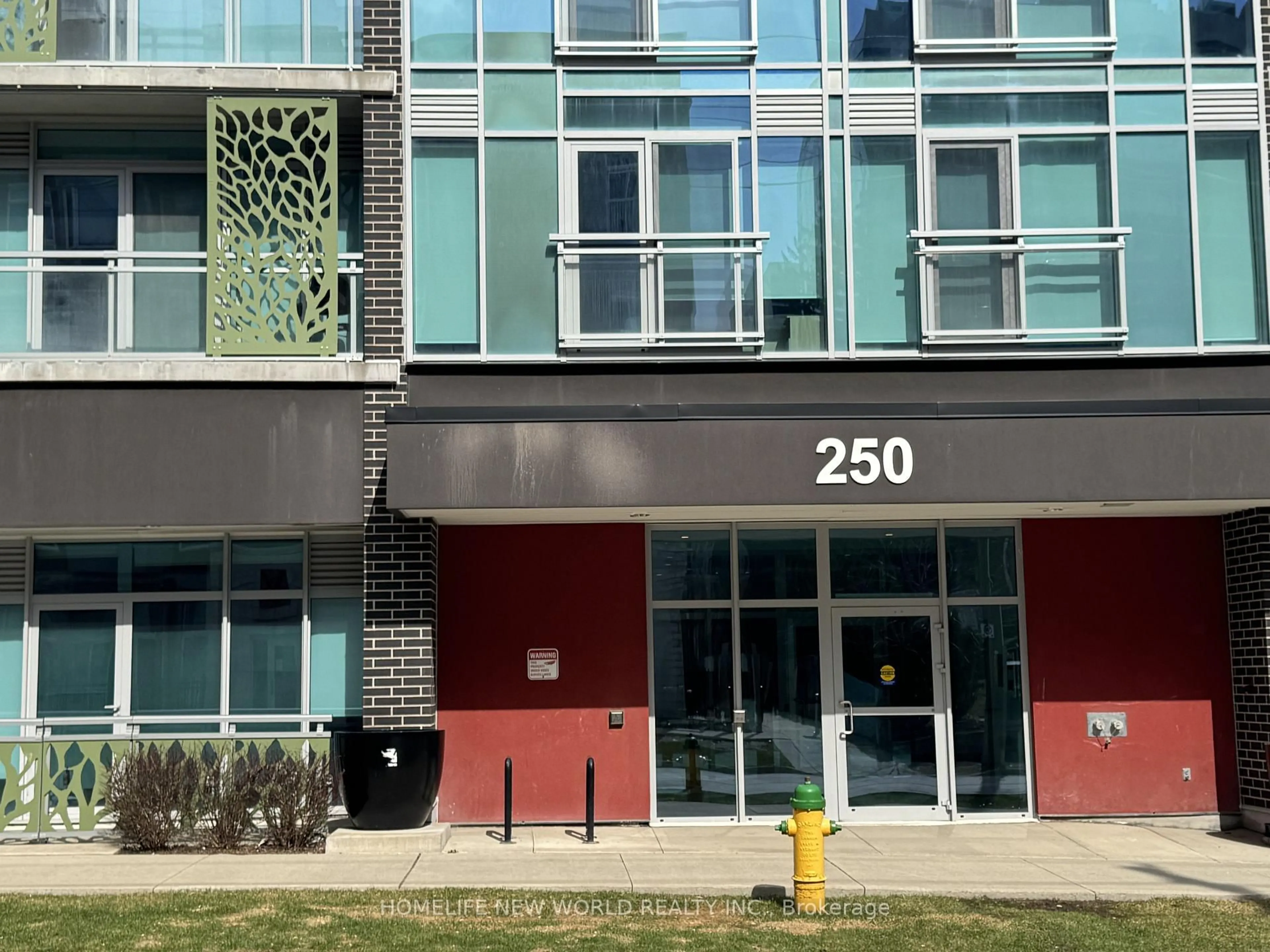 Indoor foyer for 250 Albert St #510, Waterloo Ontario N2L 3T6