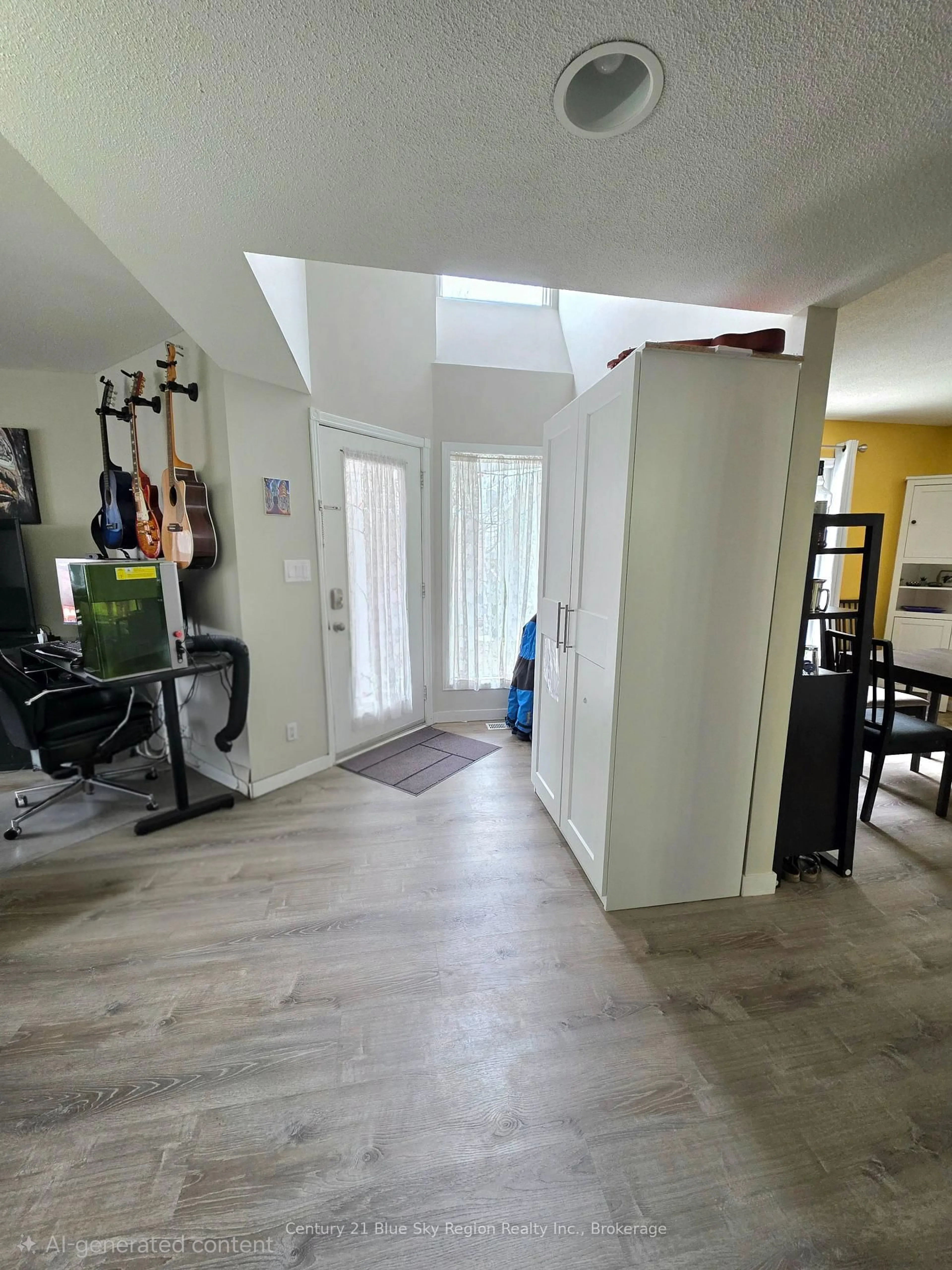 Indoor entryway for 653 Tackaberry Dr, North Bay Ontario P1B 8R1