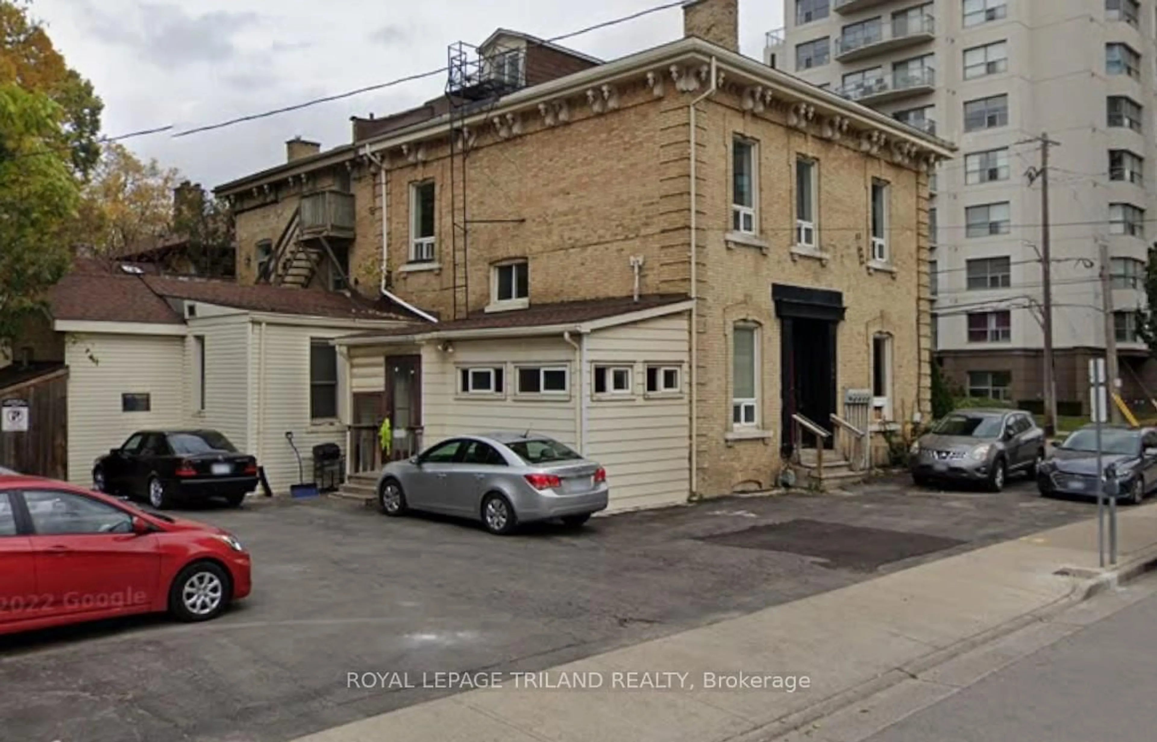 Unknown for 106 Kent St, London East Ontario N6A 1L1