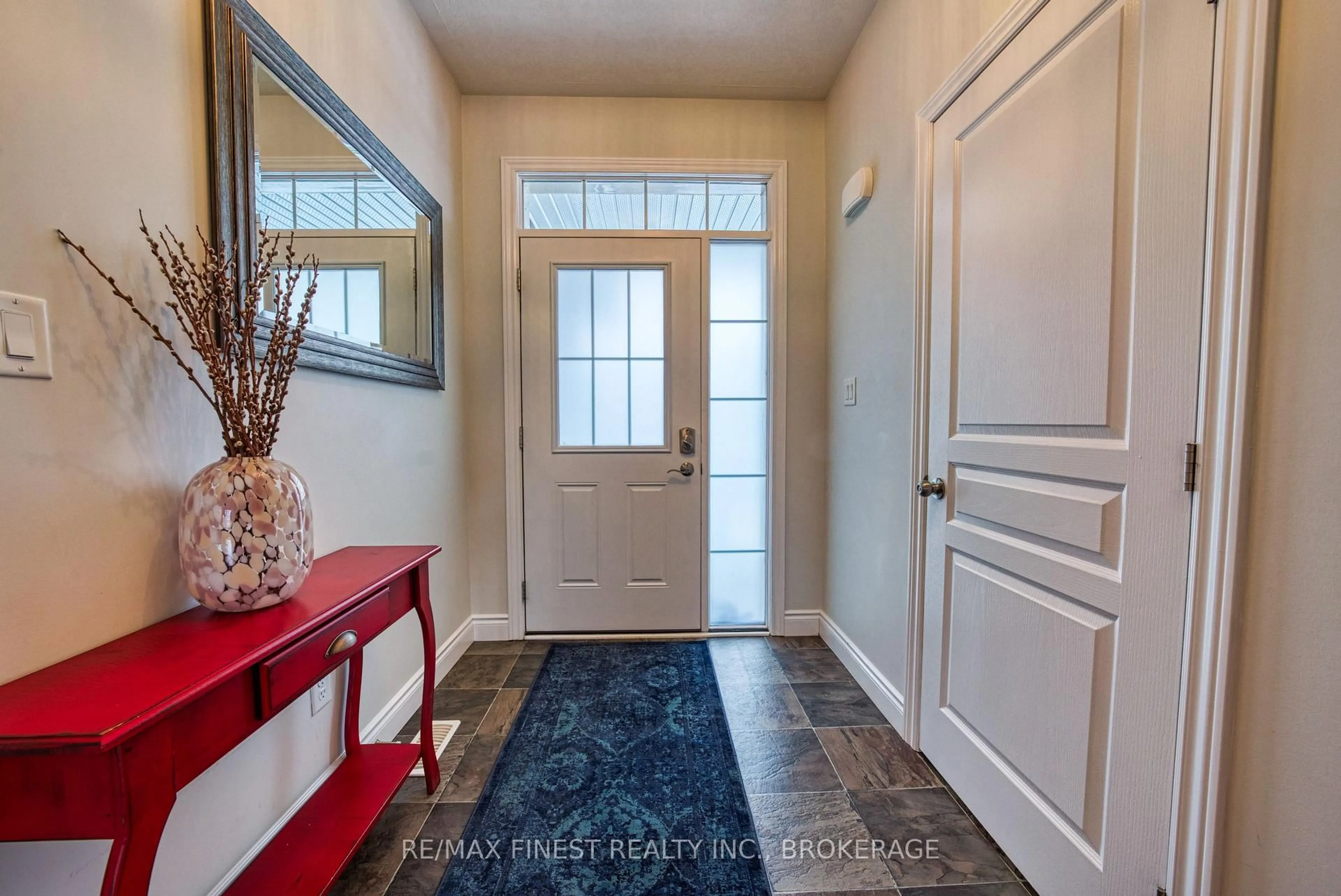 Indoor entryway for 124 Hazlett St, Bath Ontario K0H 1G0