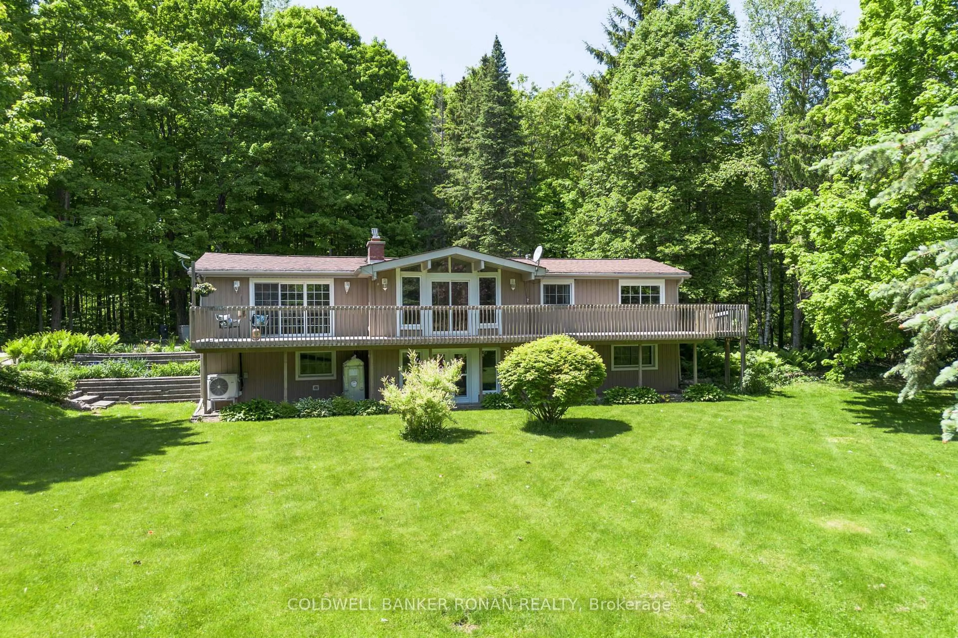 A pic from outside/outdoor area/front of a property/back of a property/a pic from drone, water/lake/river/ocean view for 953026 7th Line, Mono Ontario L9W 6E6