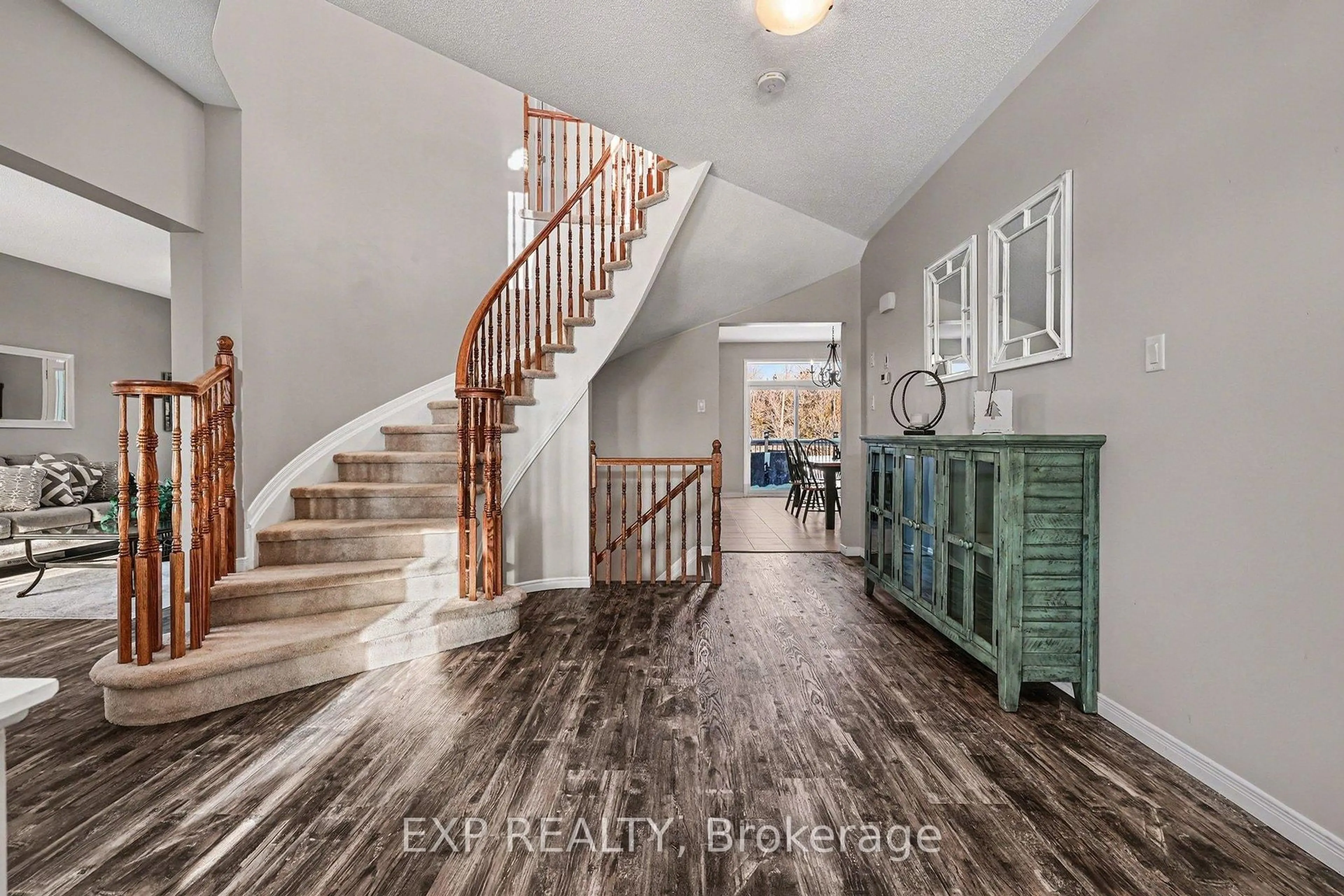 Indoor entryway for 39 White Tail Dr, Almonte Ontario K0A 1A0