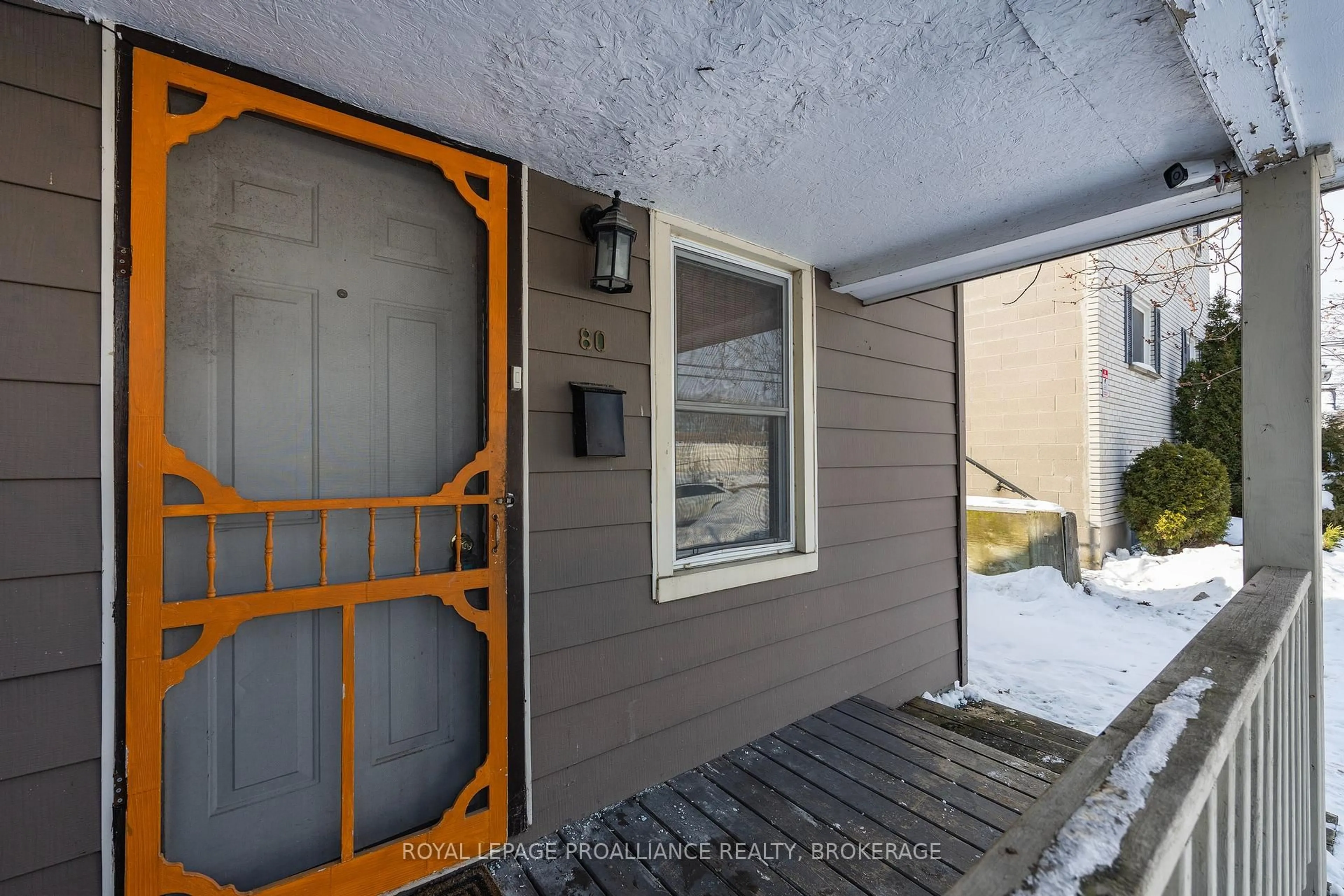 Indoor entryway for 80 Joseph St, Kingston Ontario K7K 2H7