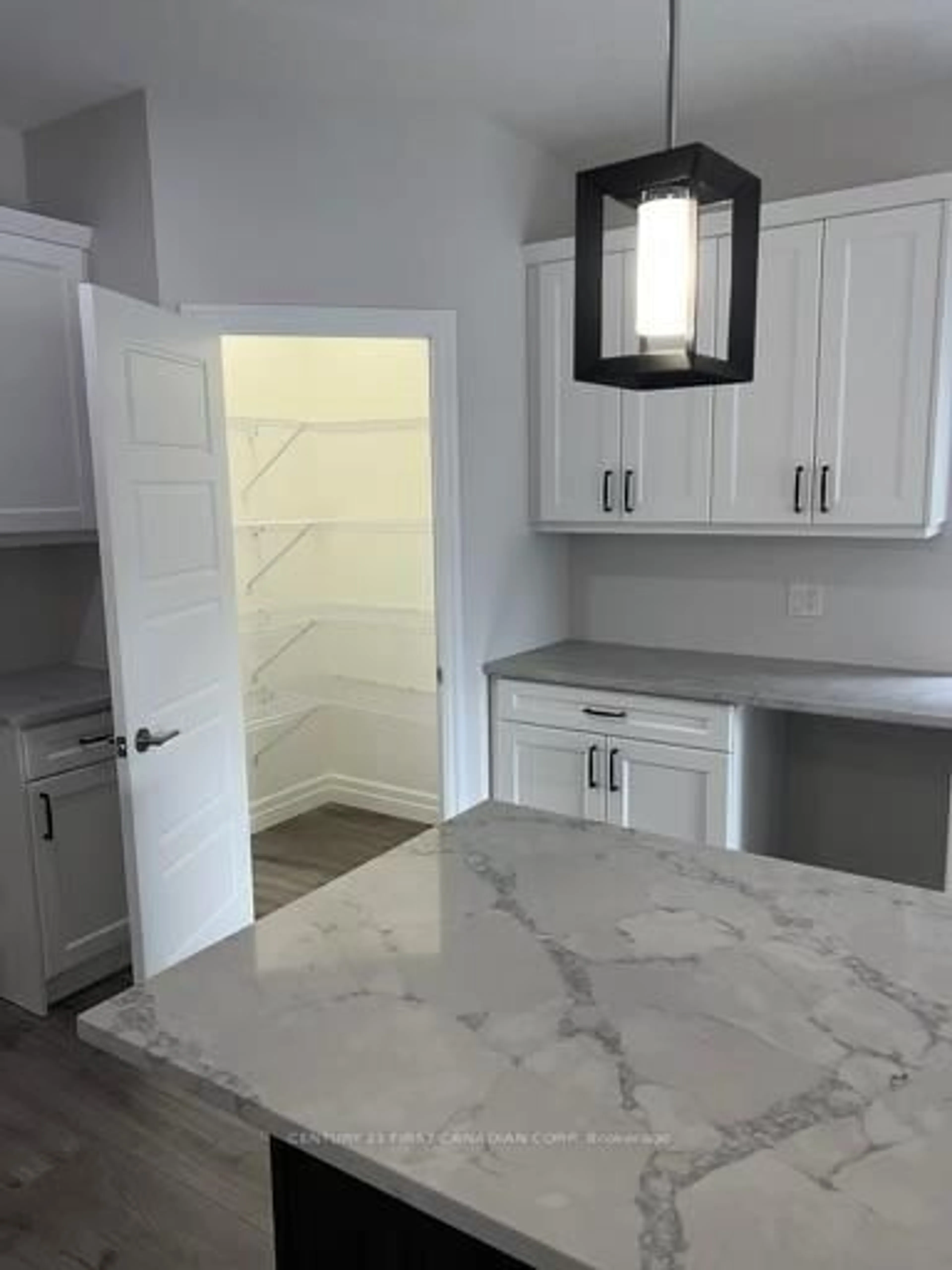 Open concept kitchen, ceramic/tile floor for 113 Marconi Crt, London East Ontario N5V 0C9