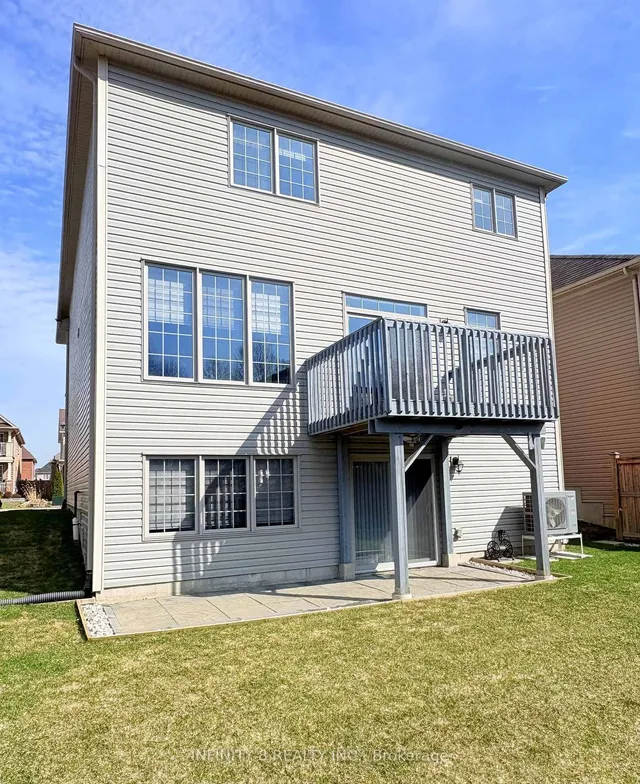 8641 Dogwood Cres, Niagara Falls 2